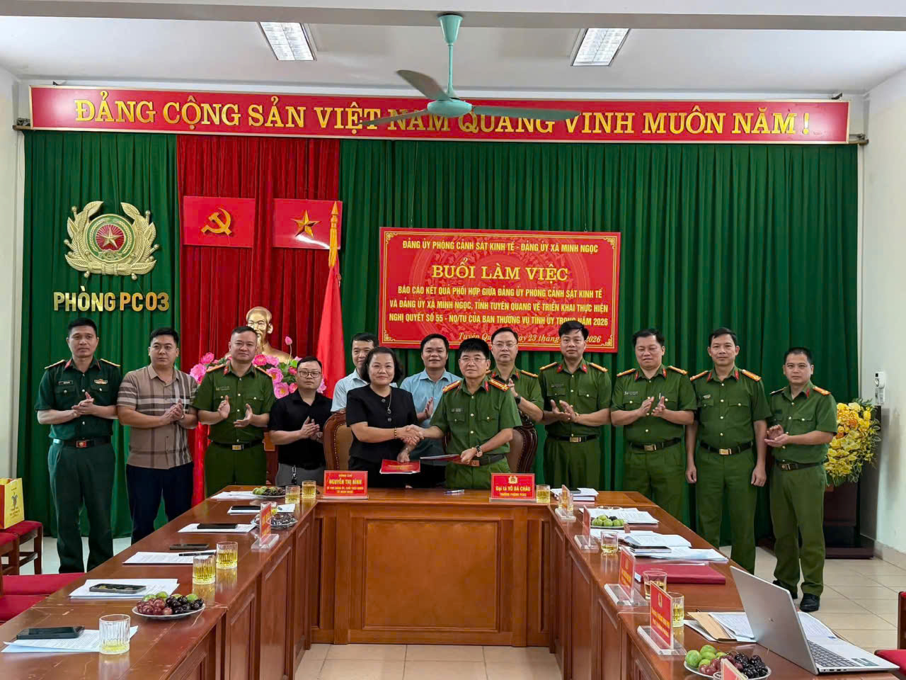 ĐẢNG ỦY XÃ MINH NGỌC LÀM VIỆC VỚI ĐẢNG ỦY PHÒNG CẢNH SÁT KINH TẾ CÔNG AN TỈNH TUYÊN QUANG