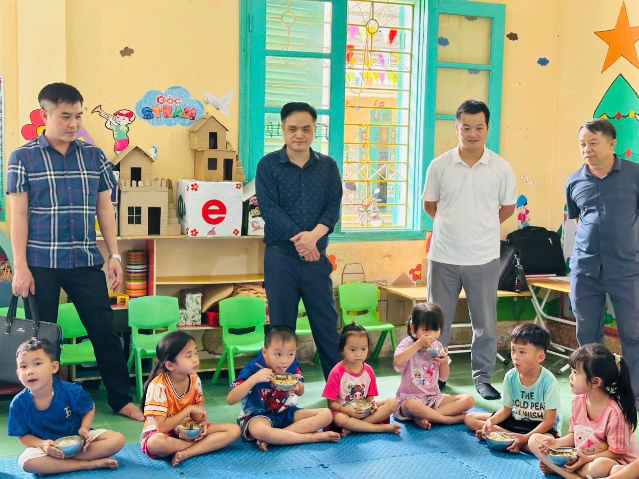 KIỂM TRA VỆ SINH AN TOÀN THỰC PHẨM TẠI CÁC TRƯỜNG HỌC XÃ CÔN LÔN