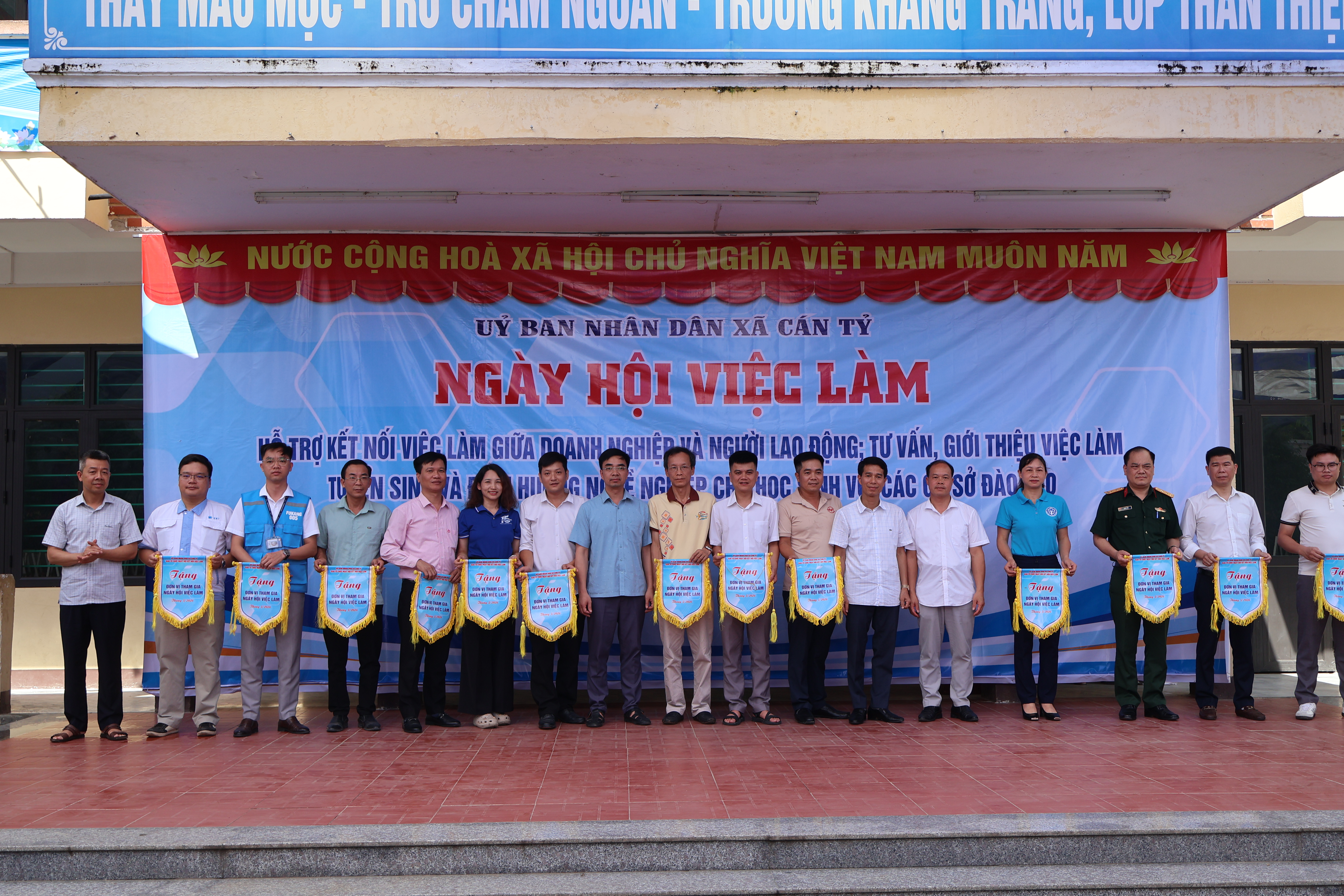 XÃ CÁN TỶ TỔ CHỨC THÀNH CÔNG NGÀY HỘI VIỆC LÀM NĂM 2026