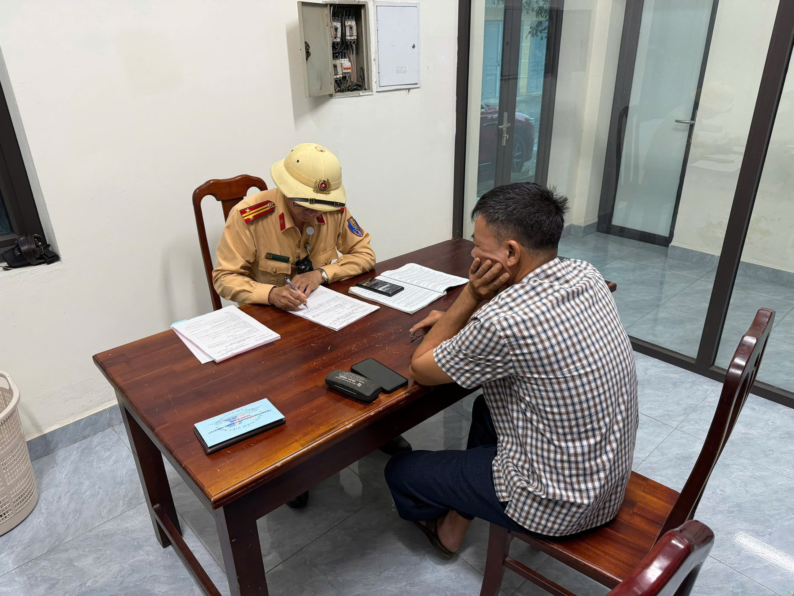 VƯỢT ẨU - VI PHẠM KHÔNG MỚI, NHƯNG HẬU QUẢ LUÔN CÓ THỂ RẤT MỚI