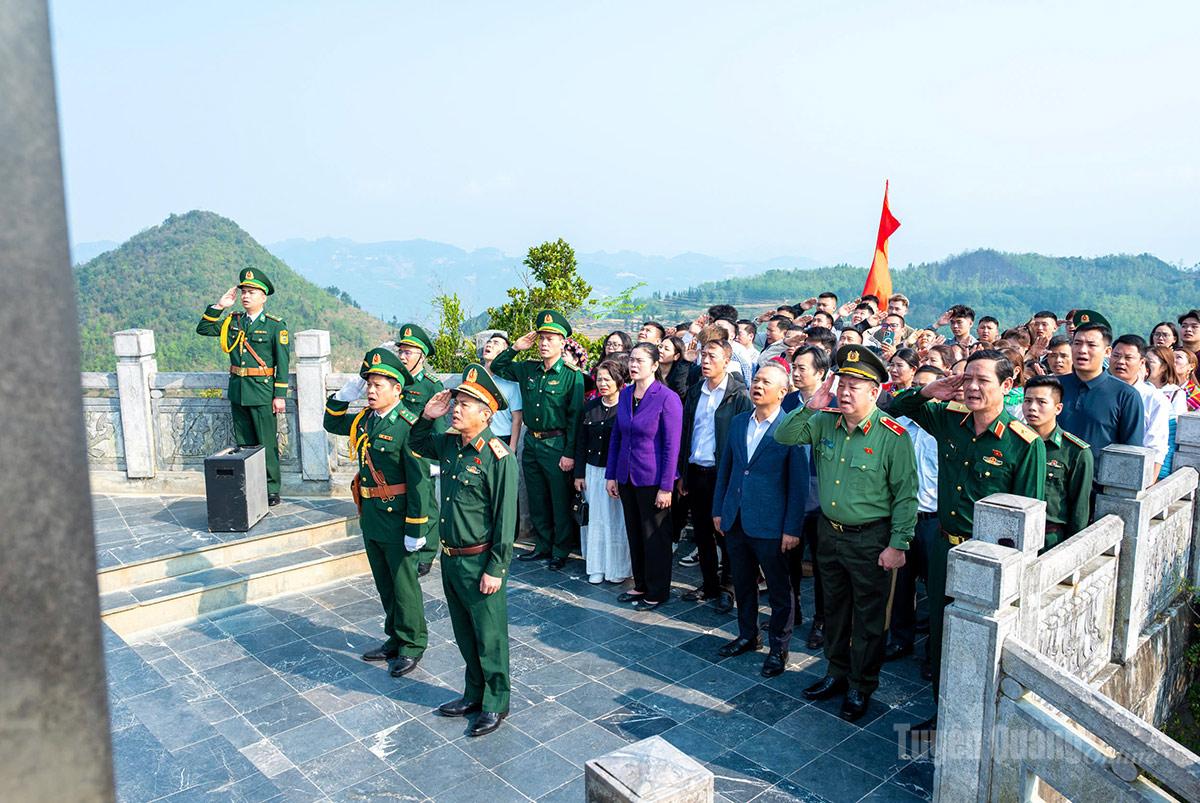 Đoàn khảo sát của Ủy ban Quốc phòng, An ninh và Đối ngoại Quốc hội làm việc với Đồn Biên phòng Lũng Cú