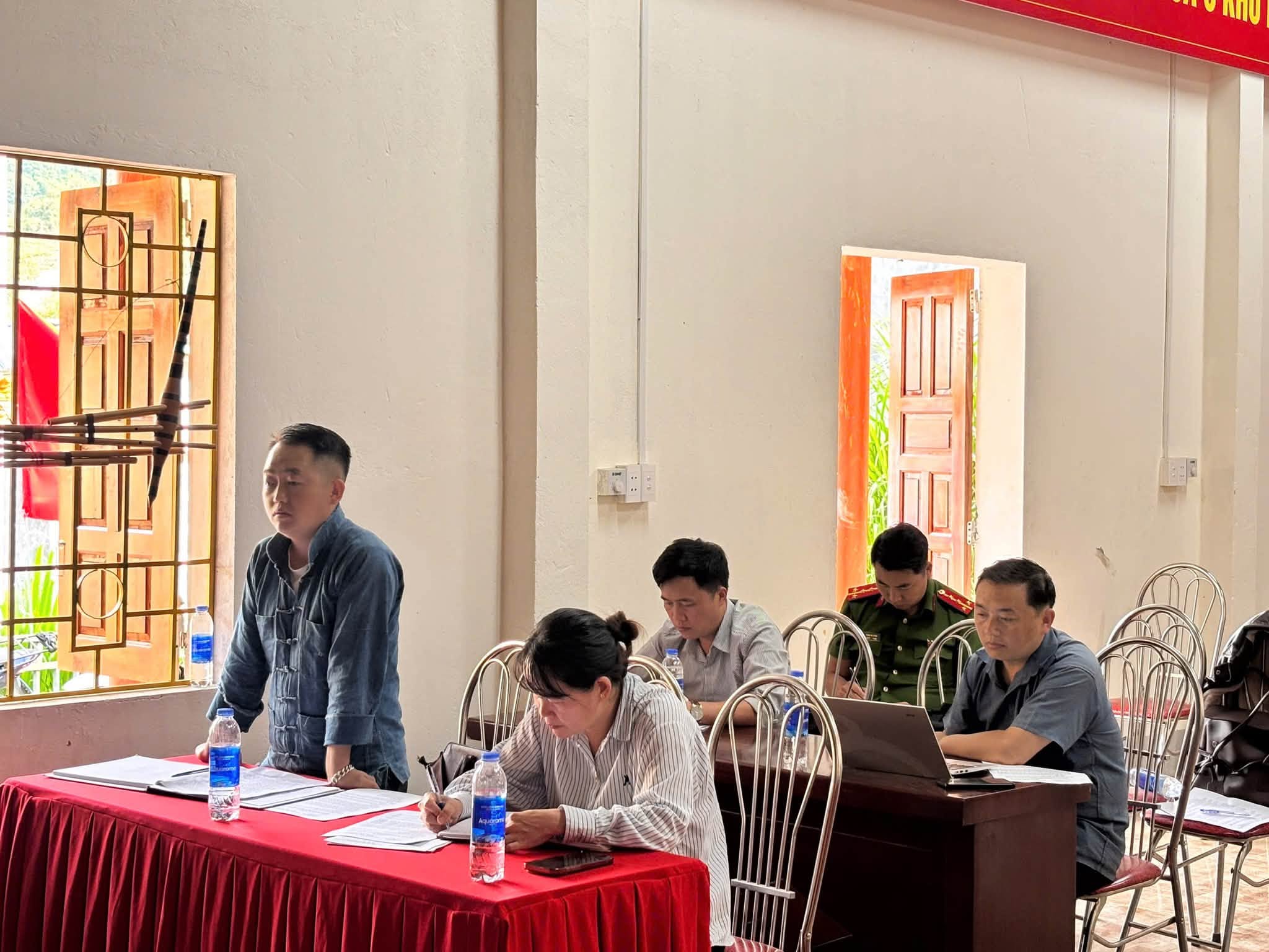 lao xa 3.jpg