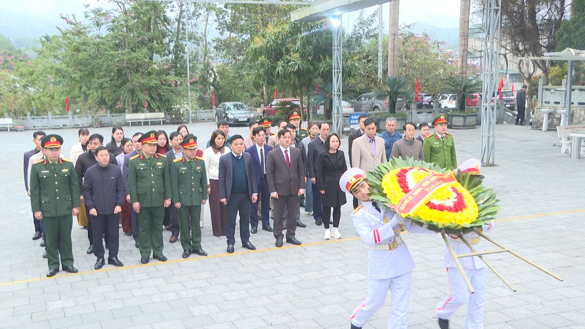 Xã Vị Xuyên viếng nghĩa trang liệt sĩ Vị Xuyên