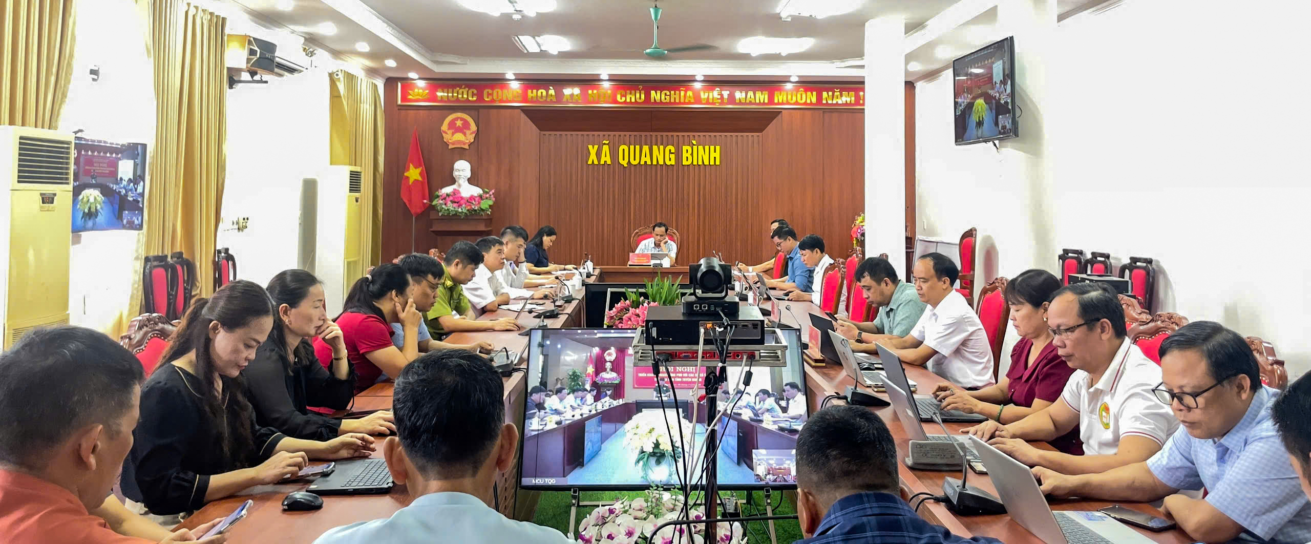 (Quang Bình - Tuyên Quang) XÃ QUANG BÌNH THAM DỰ HỘI NGHỊ TRỰC TUYẾN TRIỂN KHAI KẾ HOẠCH ỨNG PHÓ VỚI CÁC SỰ CỐ THIÊN TAI TRÊN ĐỊA BÀN TỈNH TUYÊN QUANG