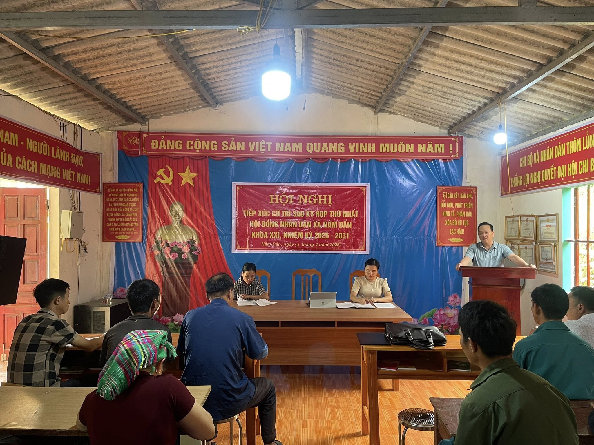 TỔ ĐẠI BIỂU SỐ 05 HĐND XÃ NẤM DẨN TIẾP XÚC CỬ TRI TẠI CÁC THÔN VAI LŨNG, LỦNG MỞ 2, LỦNG CHÁNG 2, NA RI, ĐOÀN KẾT 3, NA LAN, TÂN SƠN 2, NA VAN.