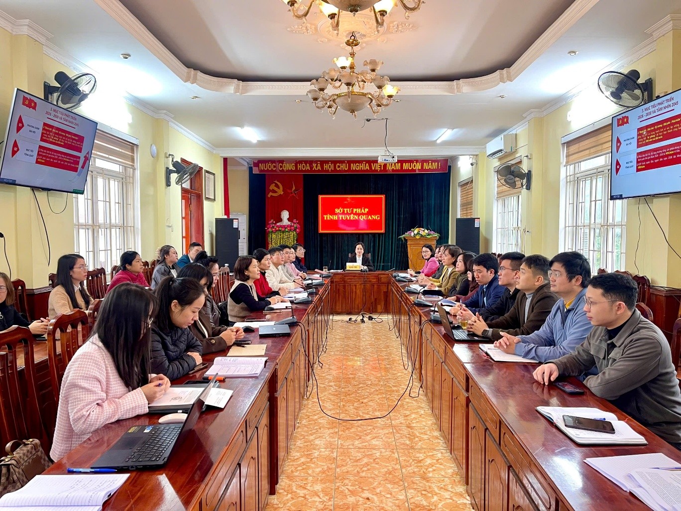 Đảng ủy Sở Tư pháp kết nối Hội nghị trực tuyến toàn quốc thông báo nhanh kết quả Đại hội đại biểu toàn quốc lần thứ XIV của Đảng