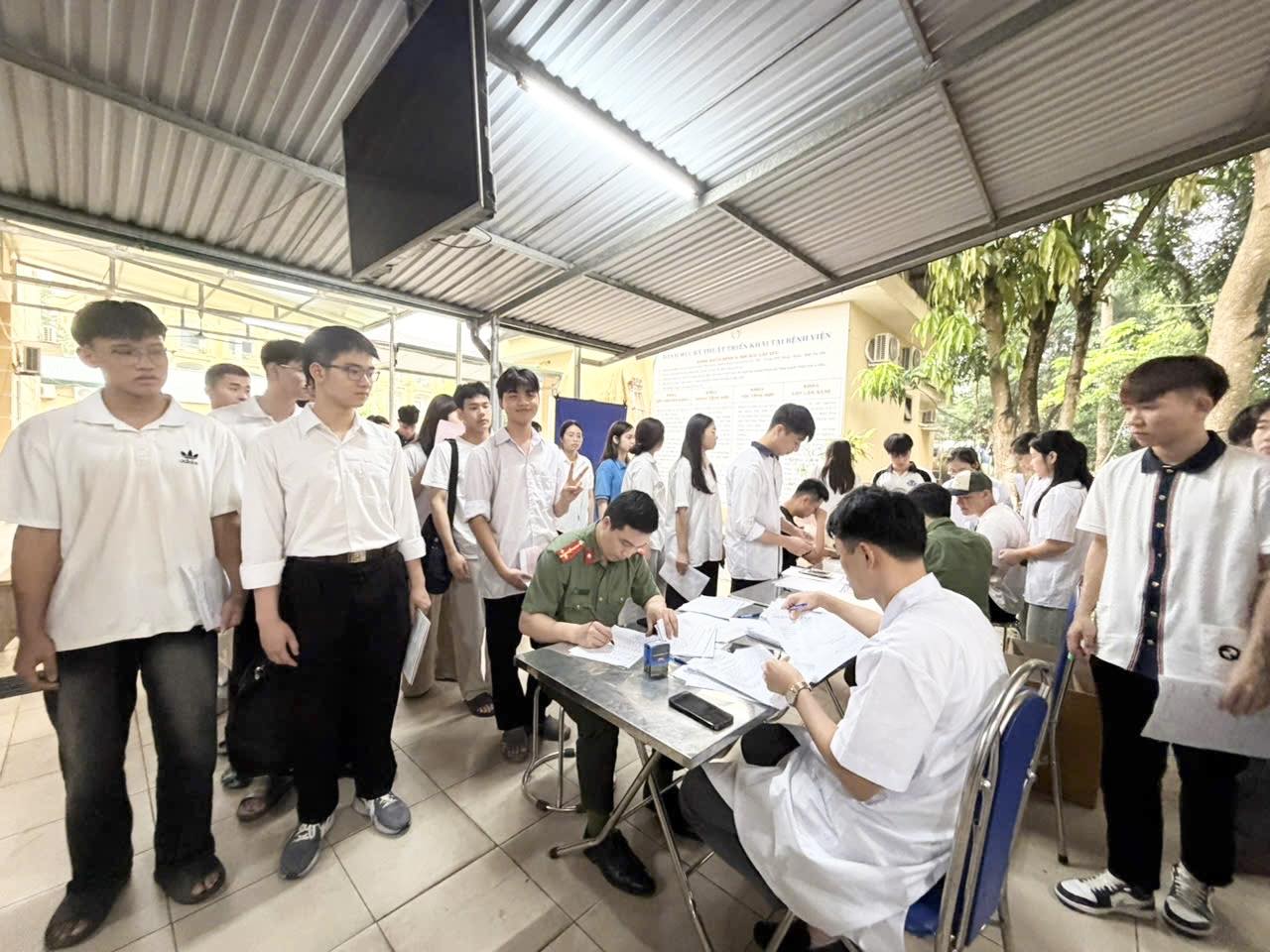 KHÁM TUYỂN THÍ SINH DỰ THI VÀO CÁC TRƯỜNG CAND NĂM 2026