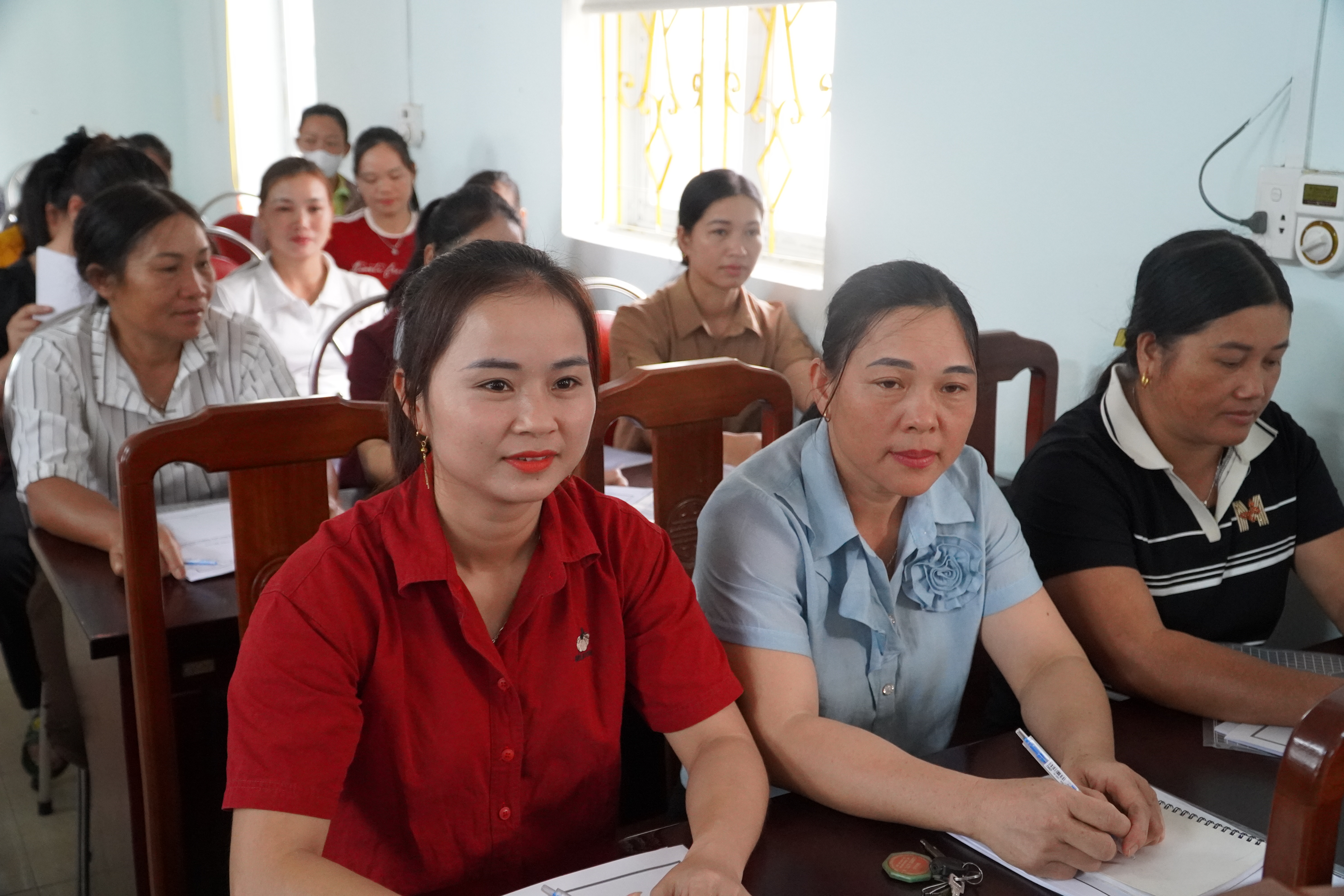 Hội Nông dân tỉnh Tuyên Quang phối hợp với Hội Nông dân xã Tùng Bá tổ chức lớp tập huấn bồi dưỡng kiến thức xây dựng chi hội, tổ hội nông dân nghề nghiệp cho đội ngũ cán bộ, hội viên nông dân trên địa bàn xã