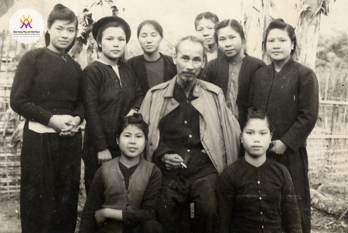 TƯ TƯỞNG HỒ CHÍ MINH VỀ VAI TRÒ CỦA PHỤ NỮ TRONG XÃ HỘI