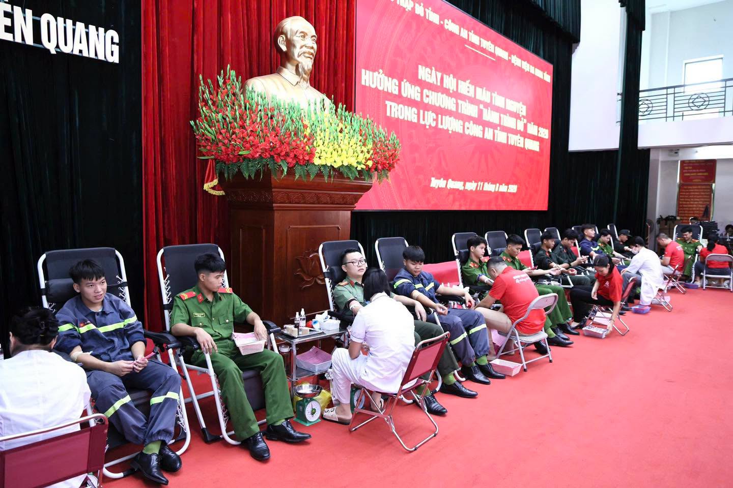 CÔNG AN TỈNH TUYÊN QUANG CHUNG TAY CÙNG “HÀNH TRÌNH ĐỎ”