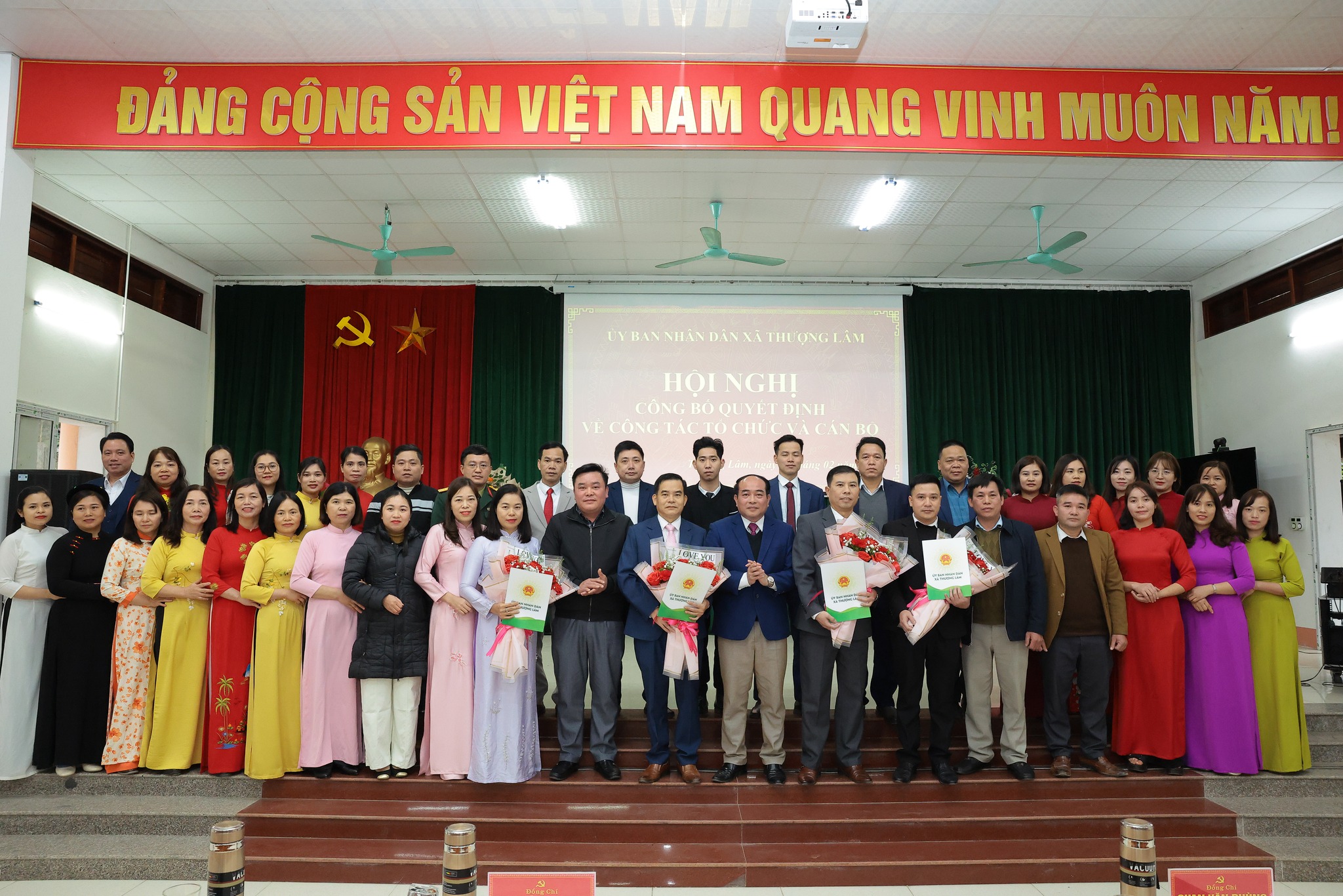 Xã Thượng Lâm công bố quyết định tổ chức và cán bộ Trạm Y tế và Trường Tiểu học và Trường THCS Khuôn Hà