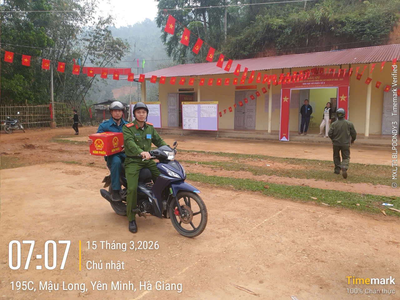 Hòm phiếu phụ góp phần cho bầu cử thành công