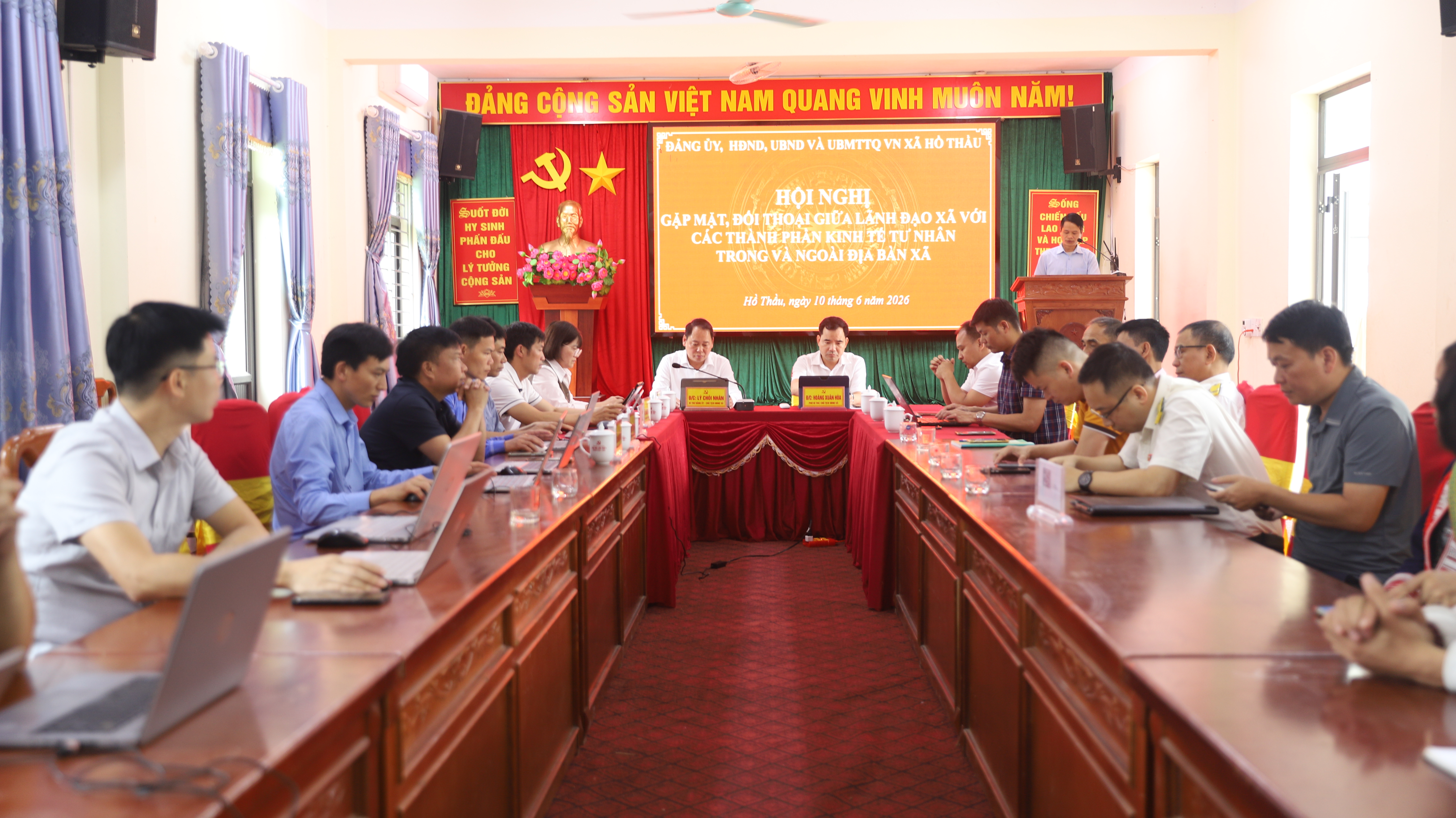 Xã Hồ Thầu tổ chức hội nghị gặp mặt, đối thoại với doanh nghiệp, hợp tác xã và hộ kinh doanh trên địa bàn