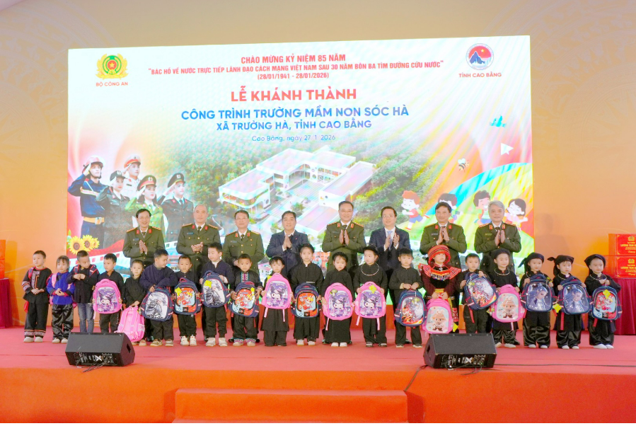 THỨ TRƯỞNG PHẠM THẾ TÙNG DỰ LỄ KHÁNH THÀNH TRƯỜNG MẦM NON SÓC HÀ, XÃ TRƯỜNG HÀ, TỈNH CAO BẰNG