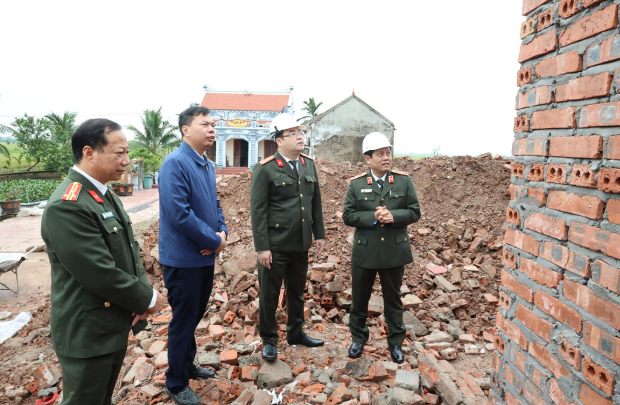 TUYÊN TRUYỀN, PHỔ BIẾN KIẾN THỨC, KỸ NĂNG ỨNG PHÓ VỚI CÁC TÌNH HUỐNG THIÊN TAI, BÃO LŨ