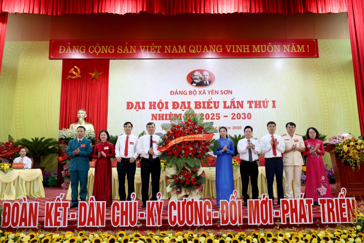 Đồng chí Phó Bí thư Thường trực Tỉnh ủy Lê Thị Kim Dung: Phấn đấu xây dựng Yên Sơn trở thành xã phát triển trong tốp đầu của tỉnh