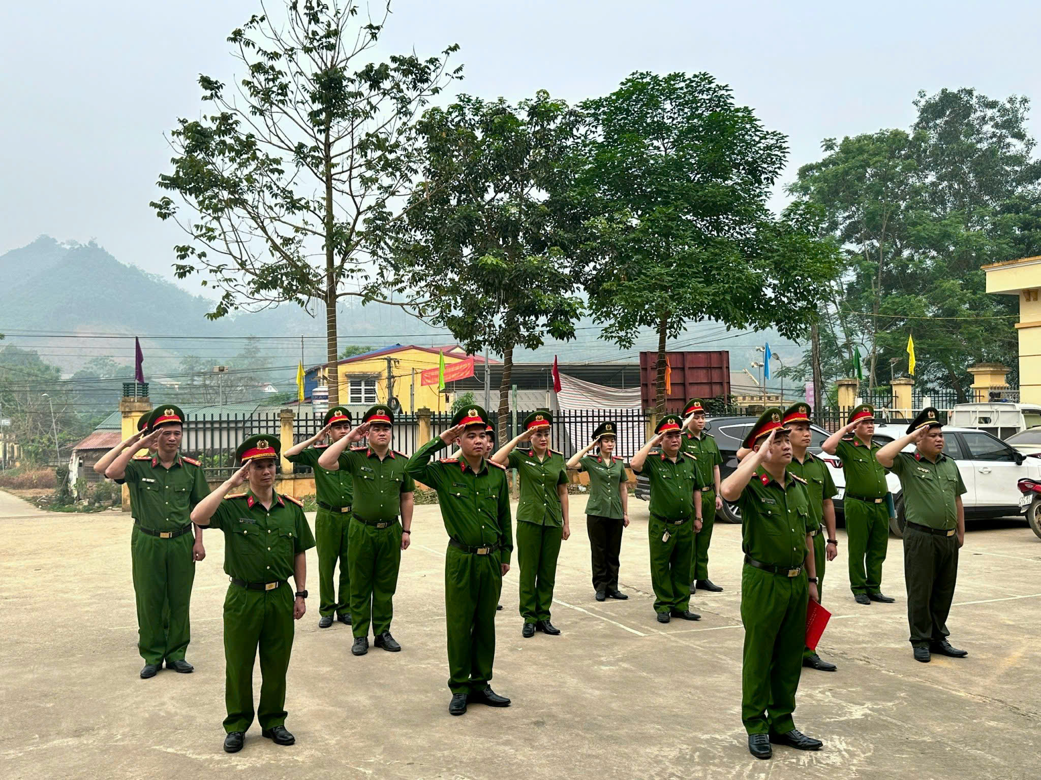 ĐỊA BÀN RỘNG HƠN - TRÁCH NHIỆM NẶNG HƠN, CÁN BỘ CHIẾN SĨ CÔNG AN XÃ XUÂN VÂN CÀNG GẦN DÂN HƠN