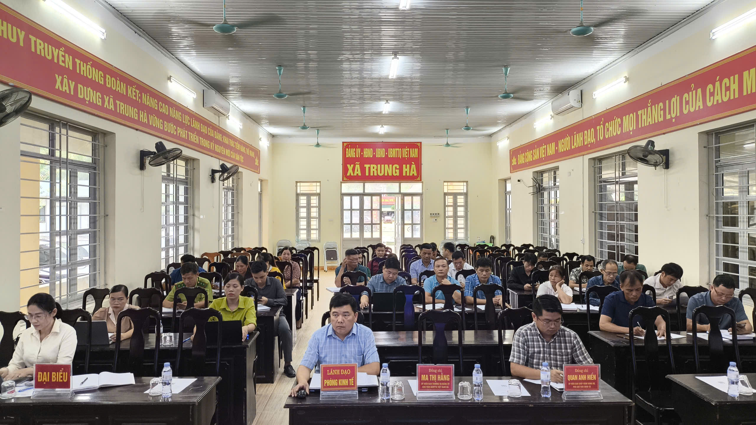 XÃ TRUNG HÀ ĐÁNH GIÁ CÔNG TÁC SẢN XUẤT VỤ MÙA, TRIỂN KHAI KẾ HOẠCH SẢN XUẤT VỤ ĐÔNG NĂM 2026