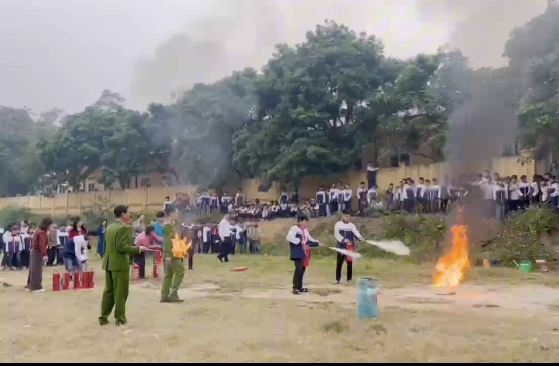 Công an xã Bình Xa tuyên truyền, thực hành chữa cháy và cứu nạn, cứu hộ năm 2026