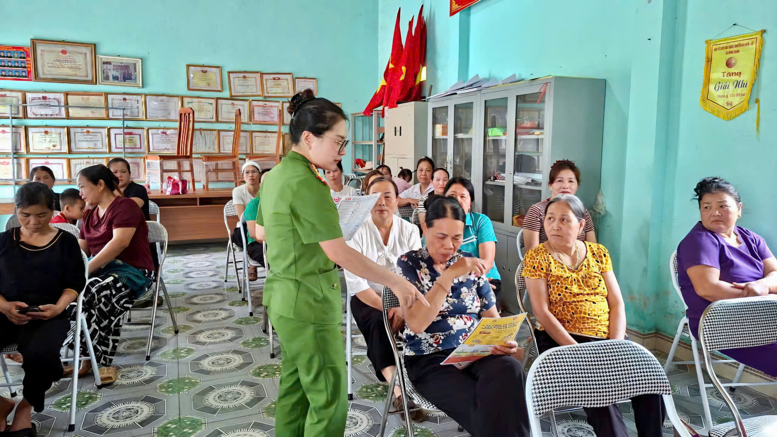 CÔNG AN XÃ VĨNH TUY RA MẮT MÔ HÌNH CHI HỘI SỐ - ĐẨY MẠNH TUYÊN TRUYỀN PHÁP LUẬT CHO NGƯỜI DÂN 