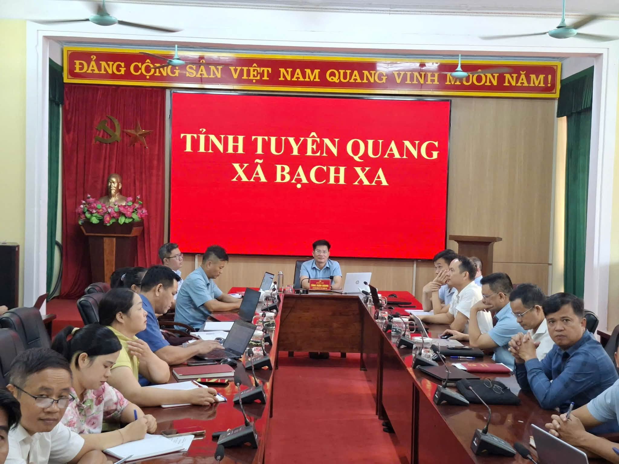 XÃ BẠCH XA THAM DỰ HỘI NGHỊ TOÀN QUỐC NGHIÊN CỨU, HỌC TẬP, QUÁN TRIỆT VÀ TRIỂN KHAI THỰC HIỆN MỘT SỐ NGHỊ QUYẾT, CHỈ THỊ CỦA BỘ CHÍNH TRỊ