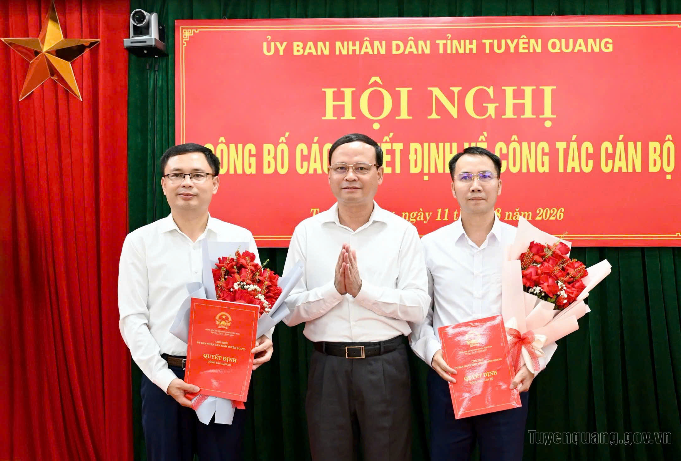 UBND tỉnh công bố các quyết định về công tác cán bộ