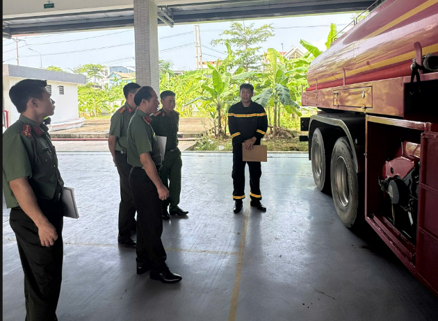 SÁNG KIẾN CẢI TIẾN VỊ TRÍ ĐẶT MÁY BƠM CHỮA CHÁY TRÊN XE BỒN CHỞ NƯỚC CỦA PHÒNG CẢNH SÁT PCCC VÀ CNCH