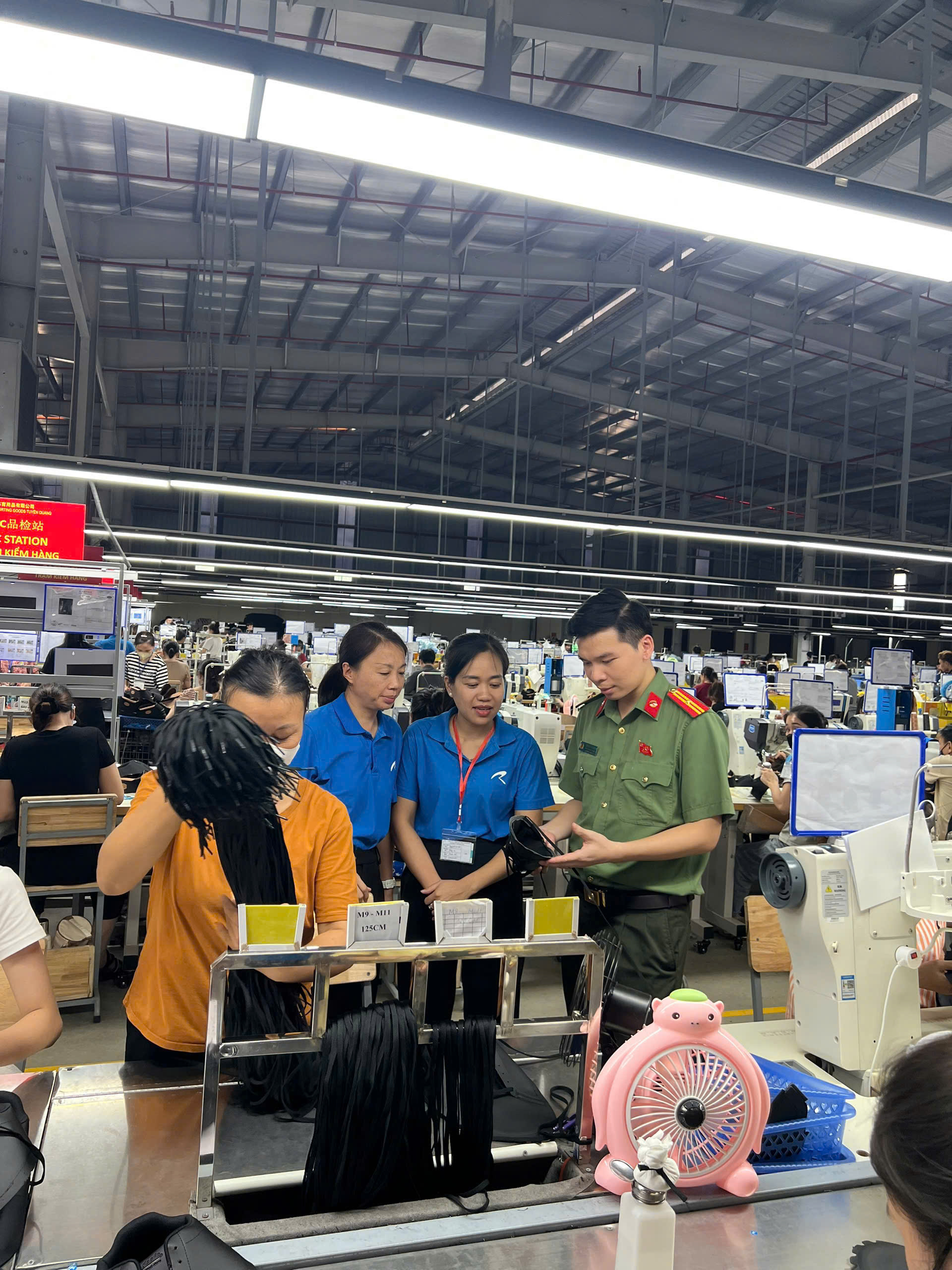 TĂNG CƯỜNG ĐẢM BẢO AN NINH TRẬT TỰ TẠI CÁC DOANH NGHIỆP TRƯỚC DỊP NGHỈ LỄ 2/9