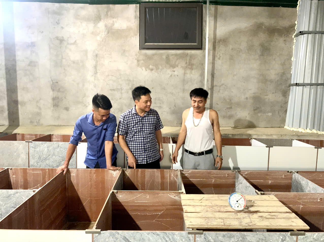 CHIỀU NGÀY 09/6/2026, LÃNH ĐẠO UBND XÃ ĐÔNG THỌ THĂM VÀ LÀM VIỆC VỚI HỘ DÂN NUÔI DÚI TRÊN ĐỊA BÀN XÃ