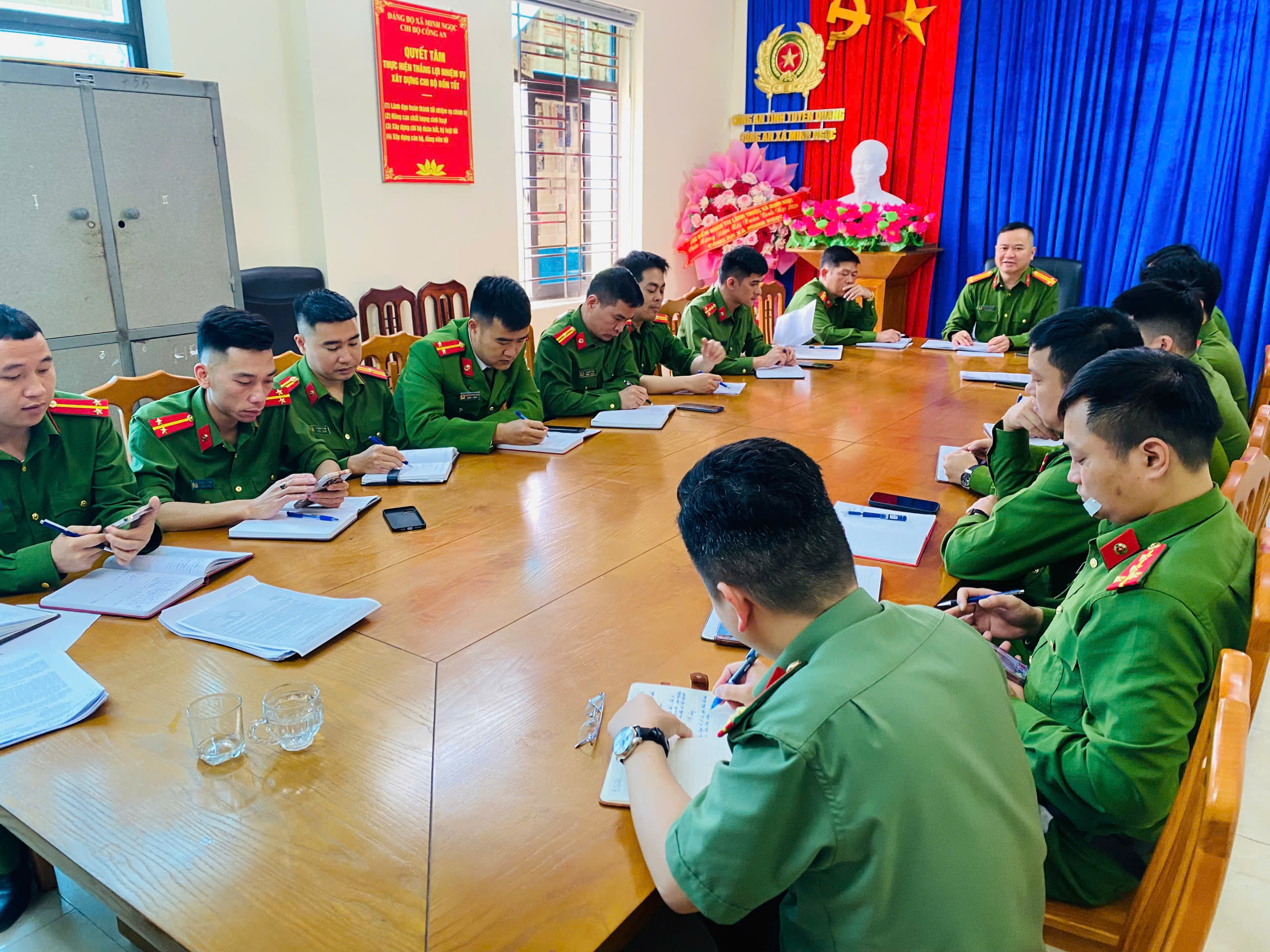 CÔNG AN XÃ MINH NGỌC TRIỂN KHAI PHƯƠNG ÁN BẢO ĐẢM AN NINH, TRẬT TỰ CHO NGÀY BẦU CỬ 15/03