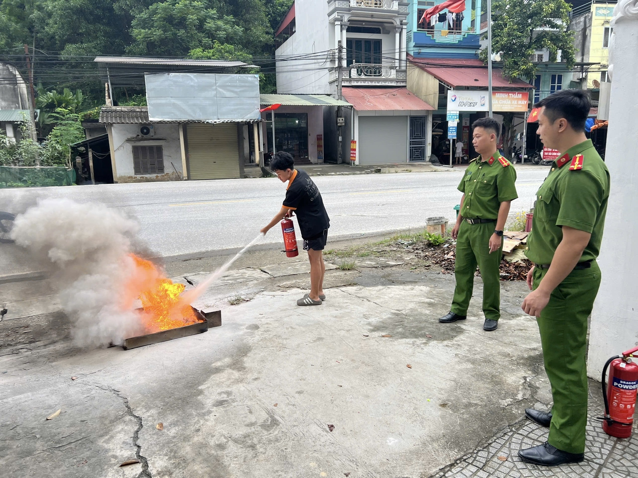 TĂNG CƯỜNG CÔNG TÁC QUẢN LÝ PCCC ĐỐI VỚI CƠ SỞ KINH DOANH CÓ ĐIỀU KIỆN VỀ ANTT 