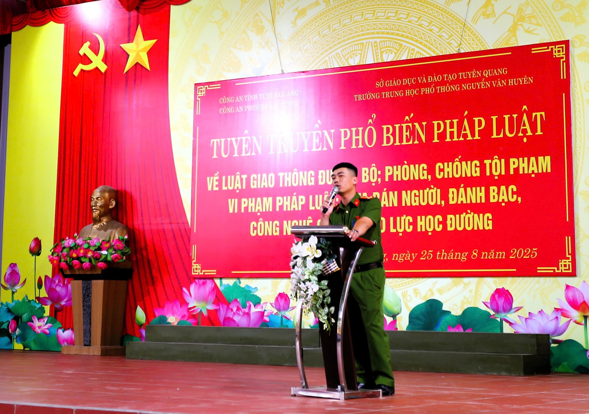 ĐẨY MẠNH CÔNG TÁC TUYÊN TRUYỀN, PHỔ BIẾN GIÁO DỤC PHÁP LUẬT TẠI TRƯỜNG HỌC