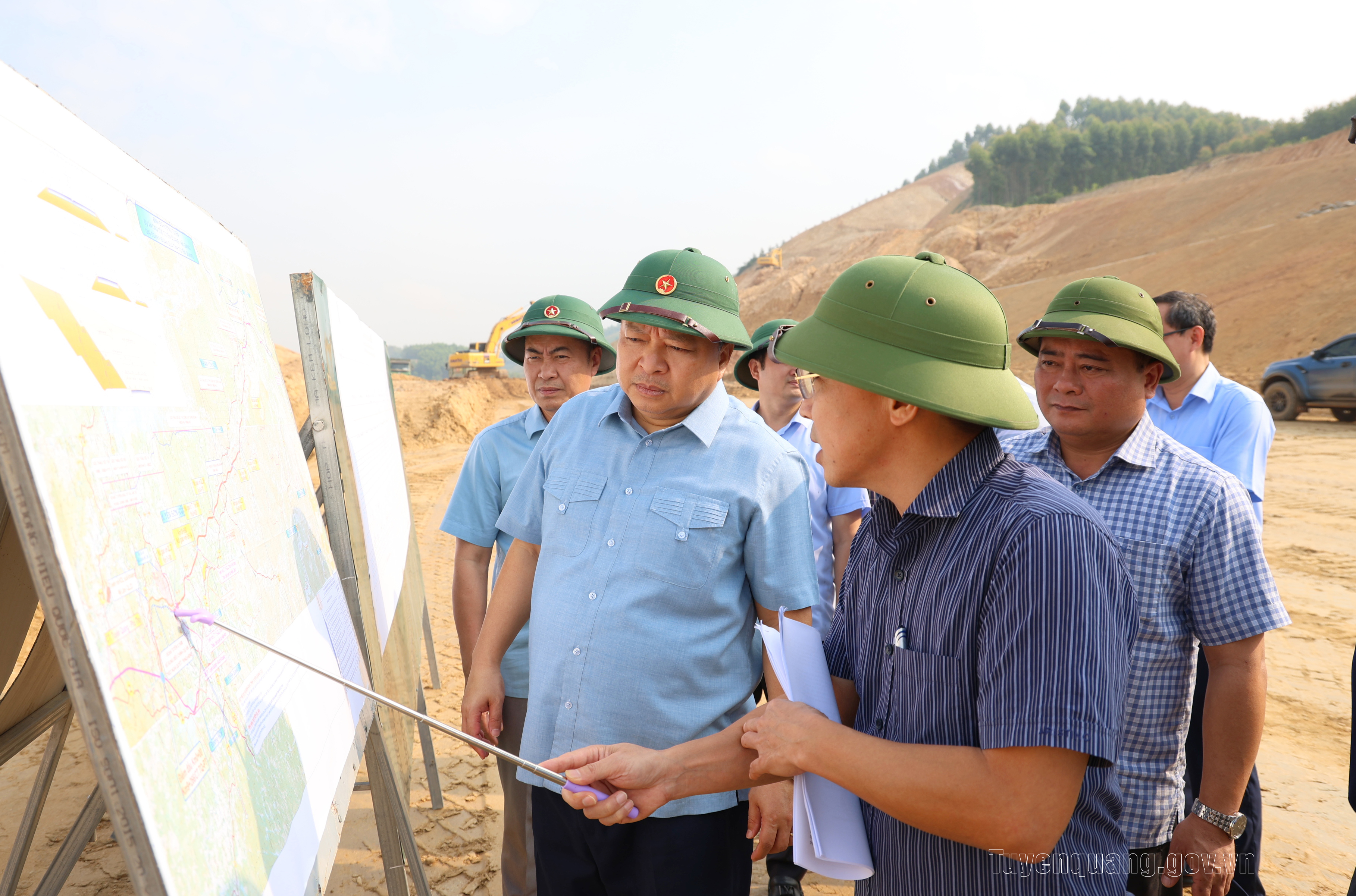 Chủ tịch UBND tỉnh Phan Huy Ngọc kiểm tra tiến độ các dự án trọng điểm