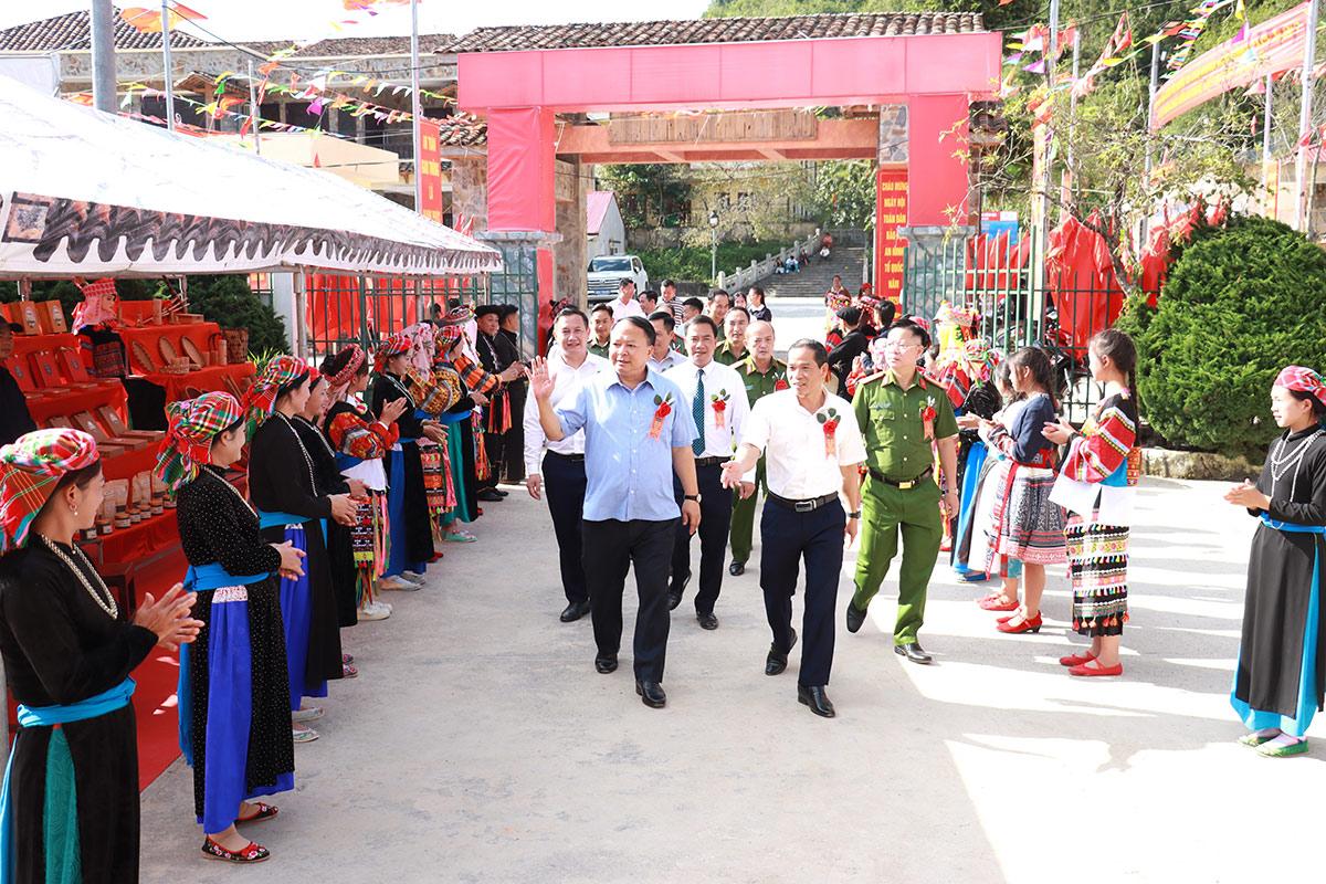 Chủ tịch UBND tỉnh Phan Huy Ngọc dự Ngày hội Toàn dân bảo vệ an ninh Tổ quốc tại xã Lũng Cú