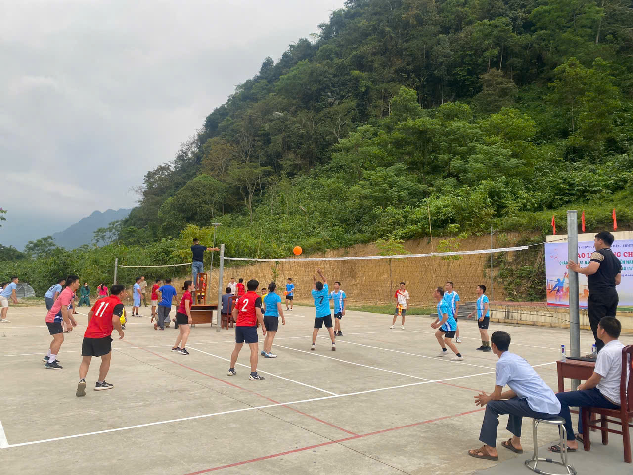 B&oacute;ng chuyền 5.jpg