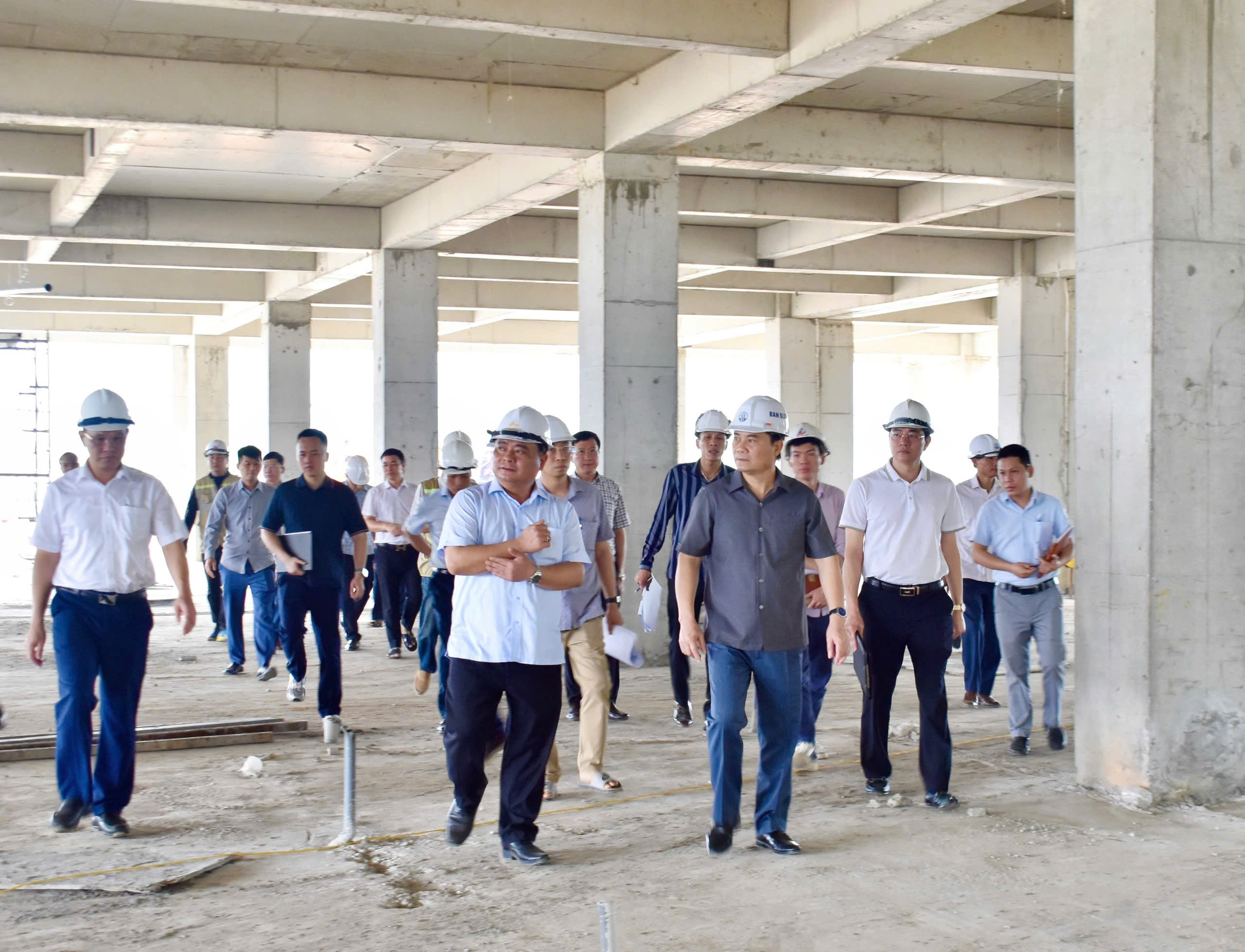 Phó Chủ tịch UBND tỉnh Hoàng Việt Phương kiểm tra tiến độ xây dựng Bệnh viện đa khoa tỉnh 