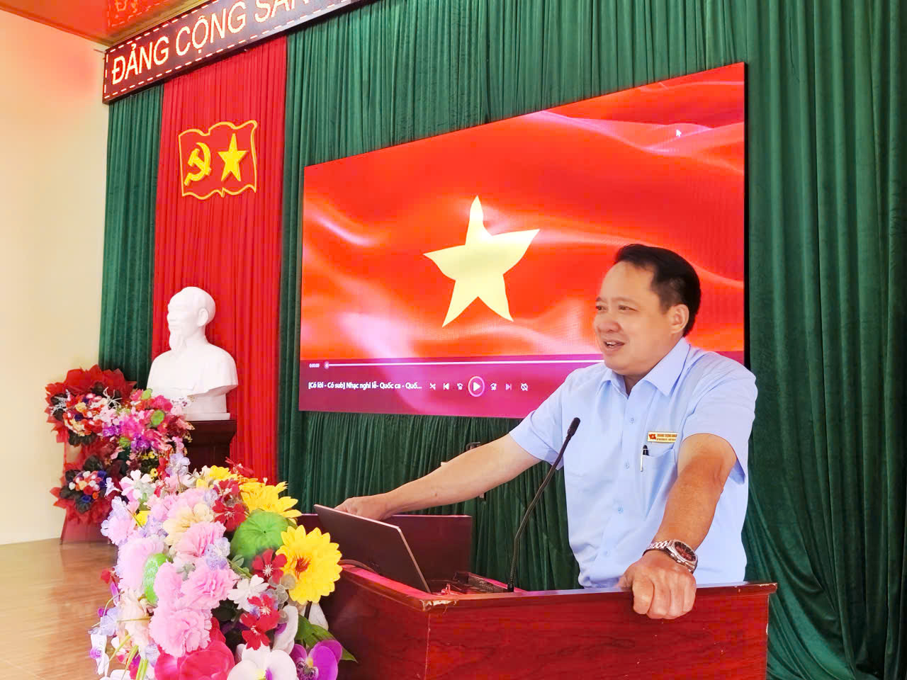 Sinh hoạt chính trị dưới nghi thức chào cờ đầu tháng 5 năm 2026 	