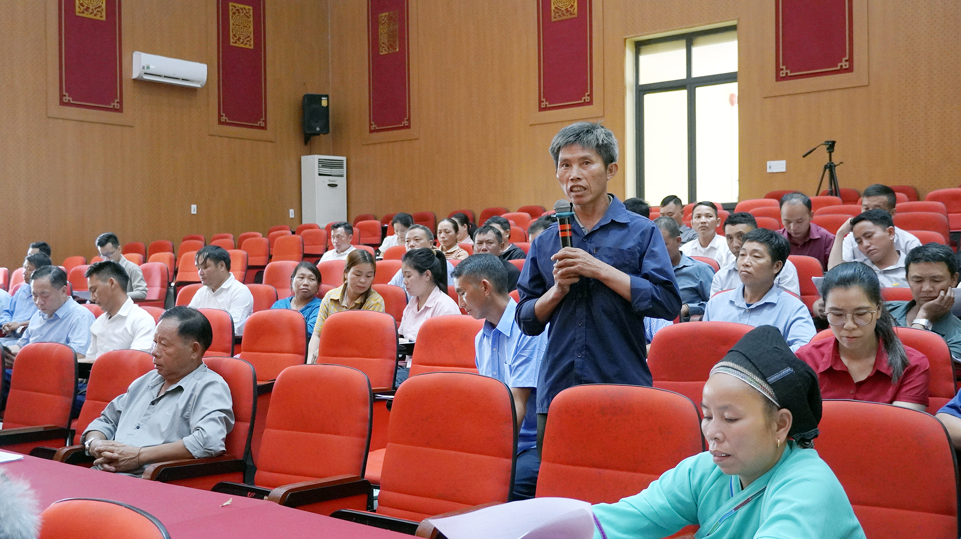 họp phương án sắp xếp thôn, tổ dân phố (2).jpg