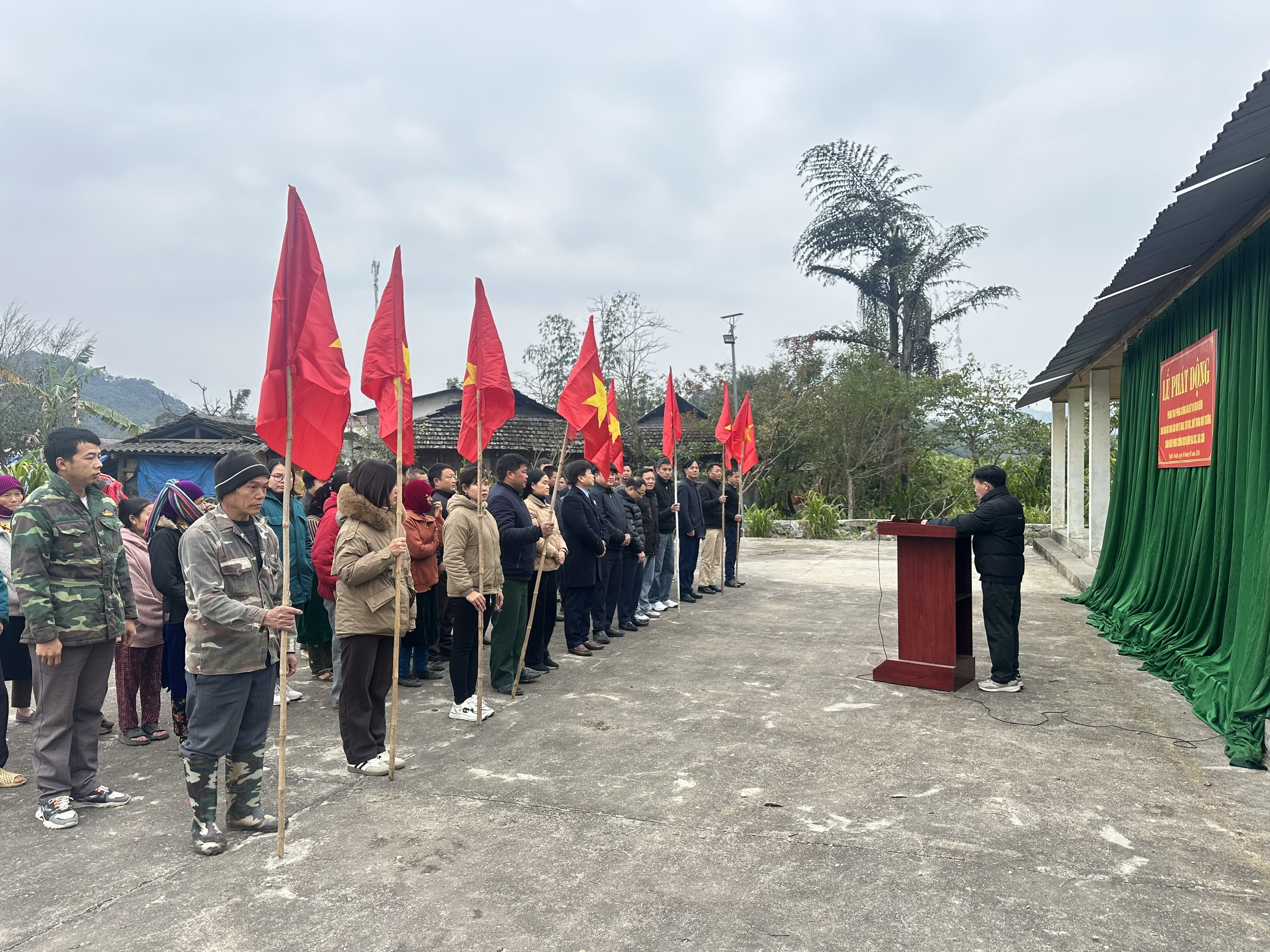 Xã Nghĩa Thuận phát động phong trào phòng, chống đói rét cho đàn vật nuôi gắn với vệ sinh, tiêu độc, khử trùng môi trường chăn nuôi vụ Đông – Xuân 2025 – 2026