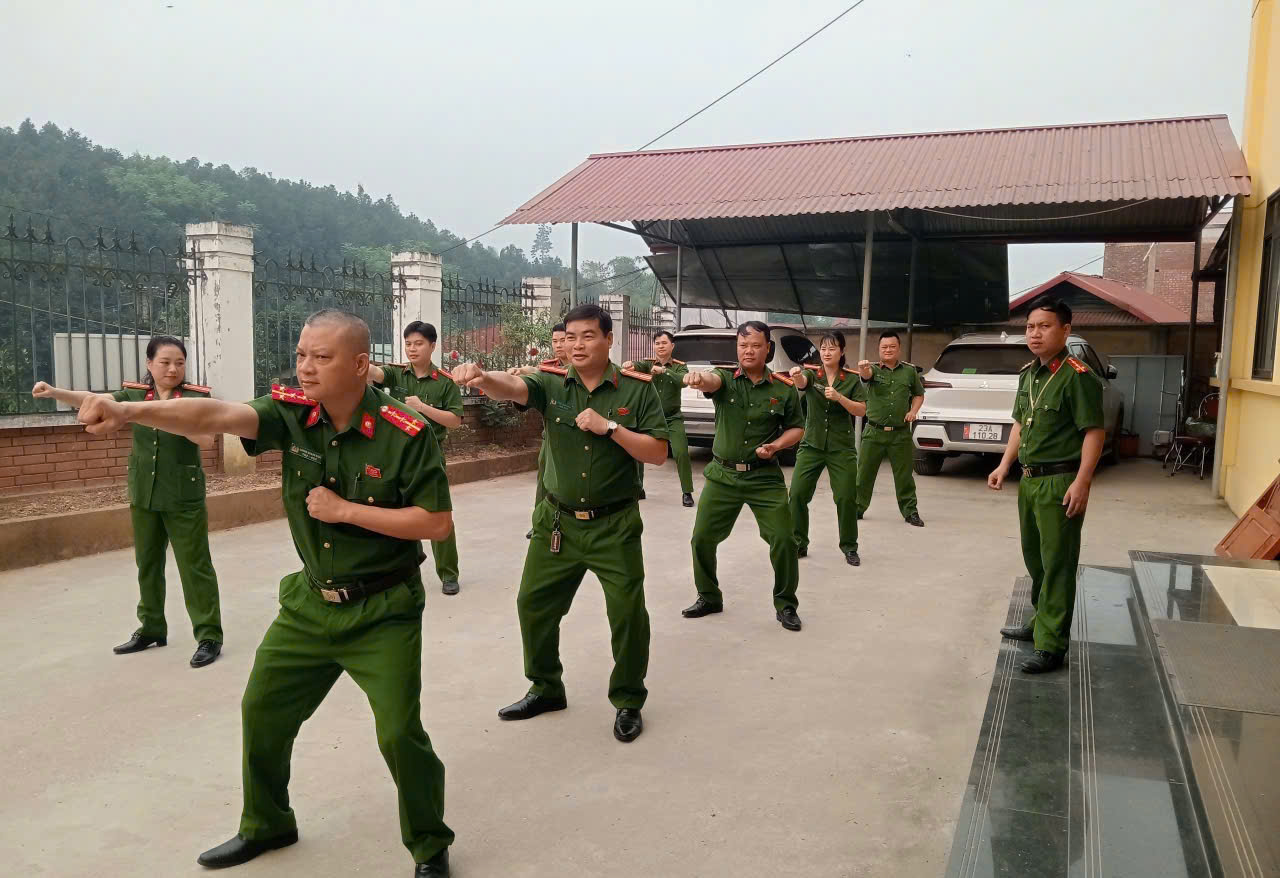 CÔNG AN XÃ YÊN THÀNH ĐẨY MẠNH CÔNG TÁC TẬP HUẤN ĐIỀU LỆNH, QUÂN SỰ, VÕ THUẬT CÔNG AN NHÂN DÂN