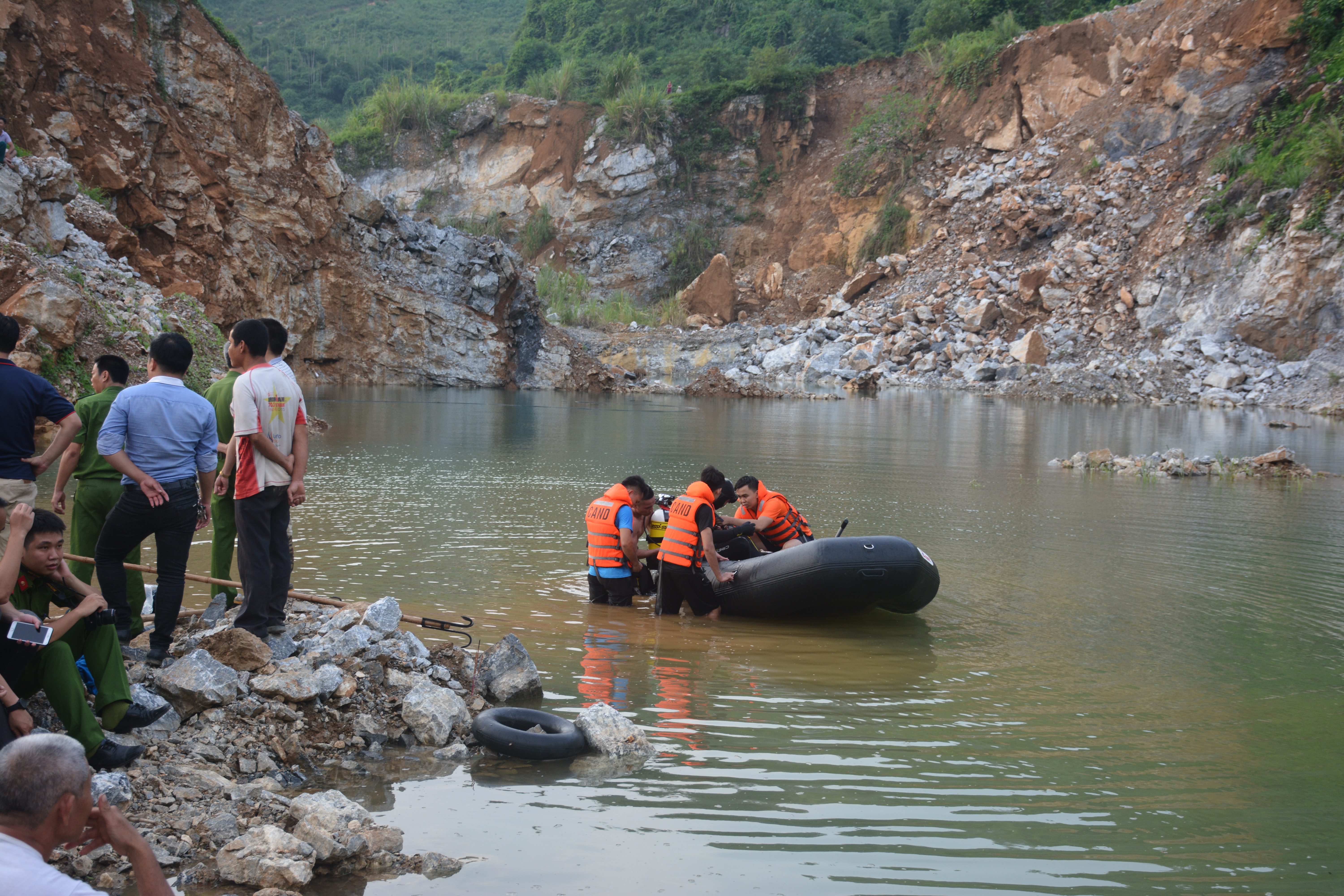 CHỦ ĐỘNG PHÒNG TRÁNH TAI NẠN ĐUỐI NƯỚC CHO TRẺ EM TRONG MÙA MƯA LŨ