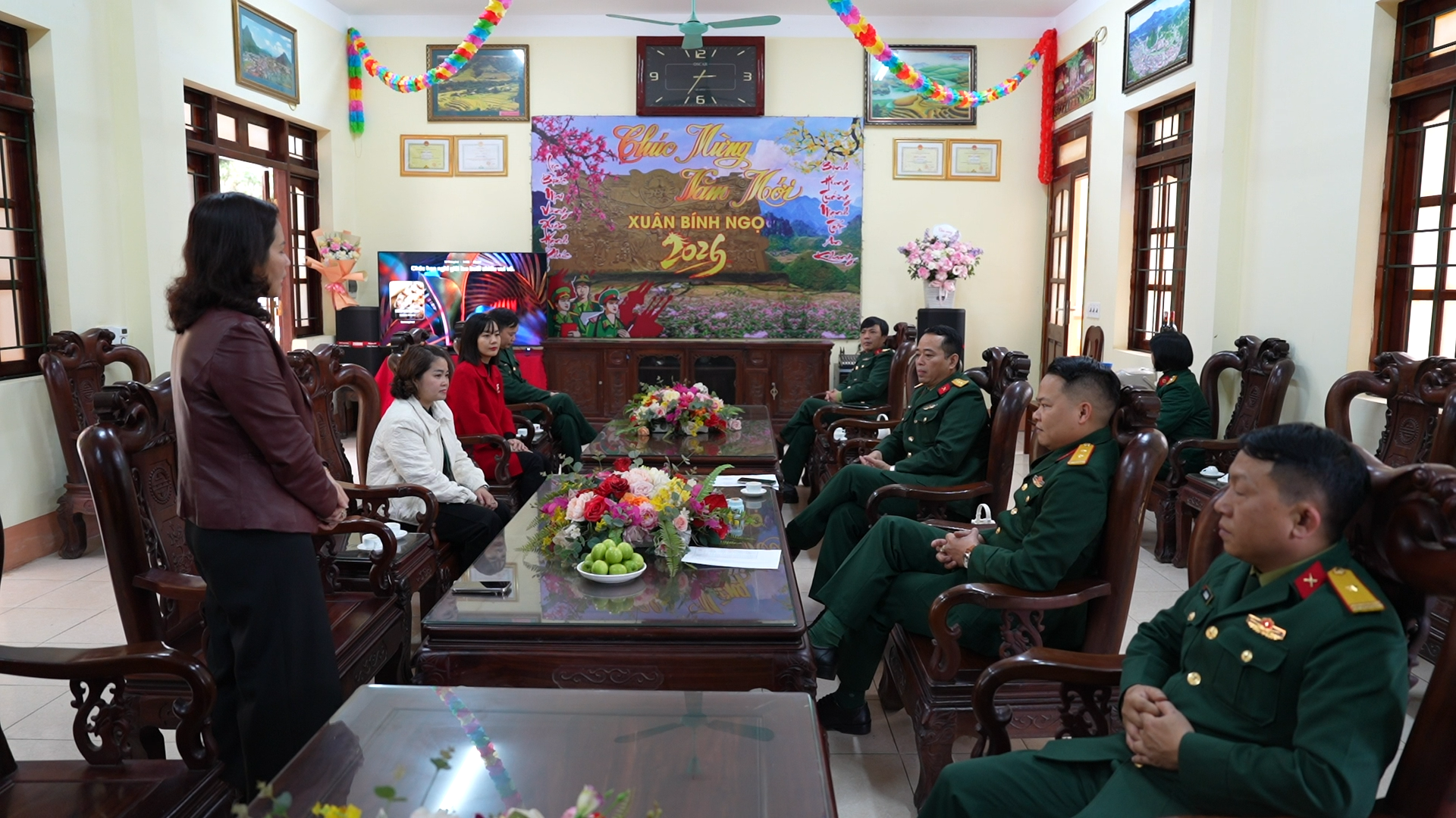 Phó Bí thư Thường trực Đảng ủy xã Ngọc Đường chúc tết Trung đoàn 877, Bộ chỉ huy Quân sự tỉnh Tuyên Quang