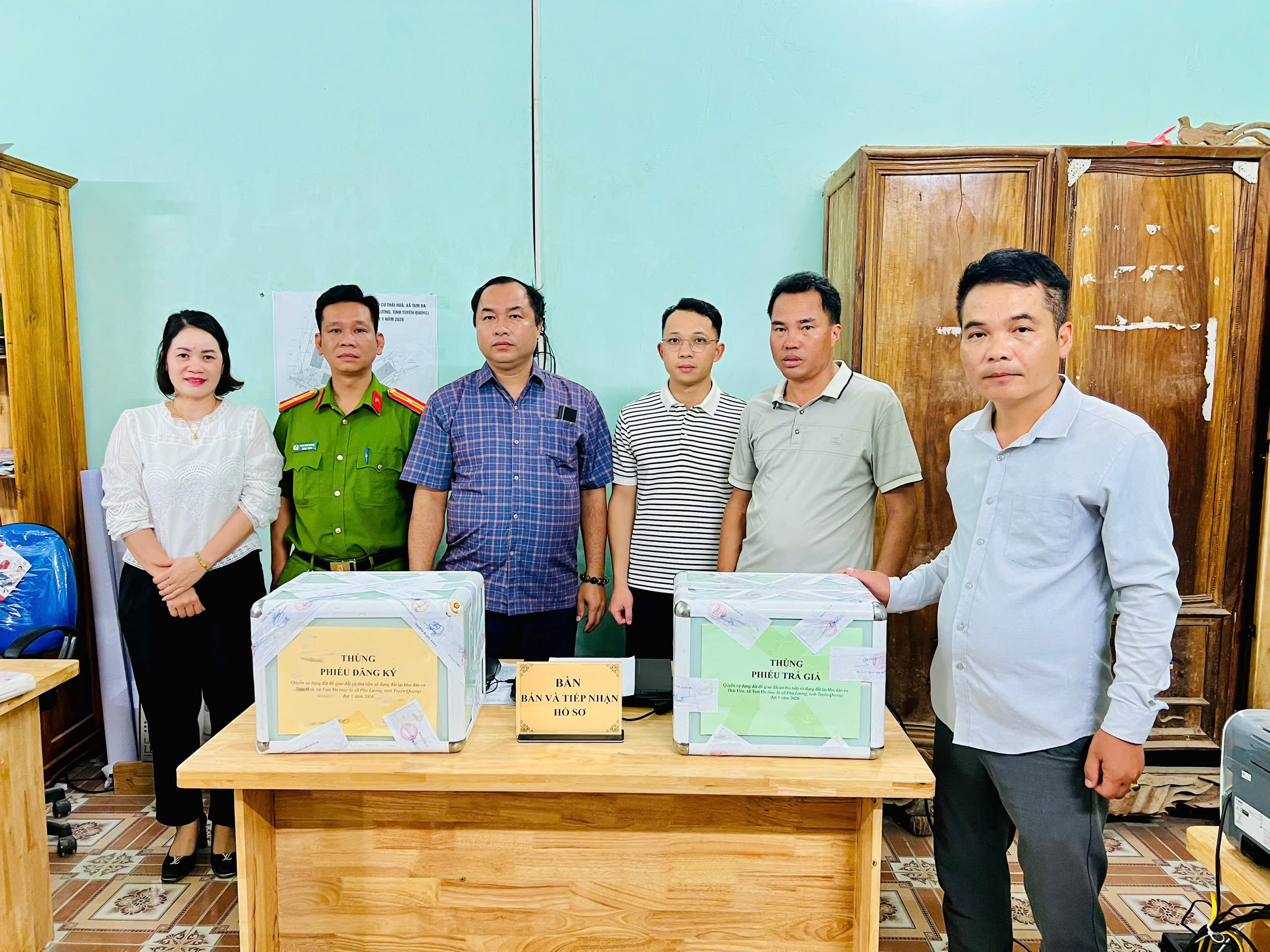 UBND XÃ PHÚ LƯƠNG THỰC HIỆN NIÊM PHONG HÒM PHIẾU ĐẤU GIÁ QUYỀN SỬ DỤNG ĐẤT KHU DÂN CƯ THÁI HÒA, ĐỢT 01 NĂM 2026