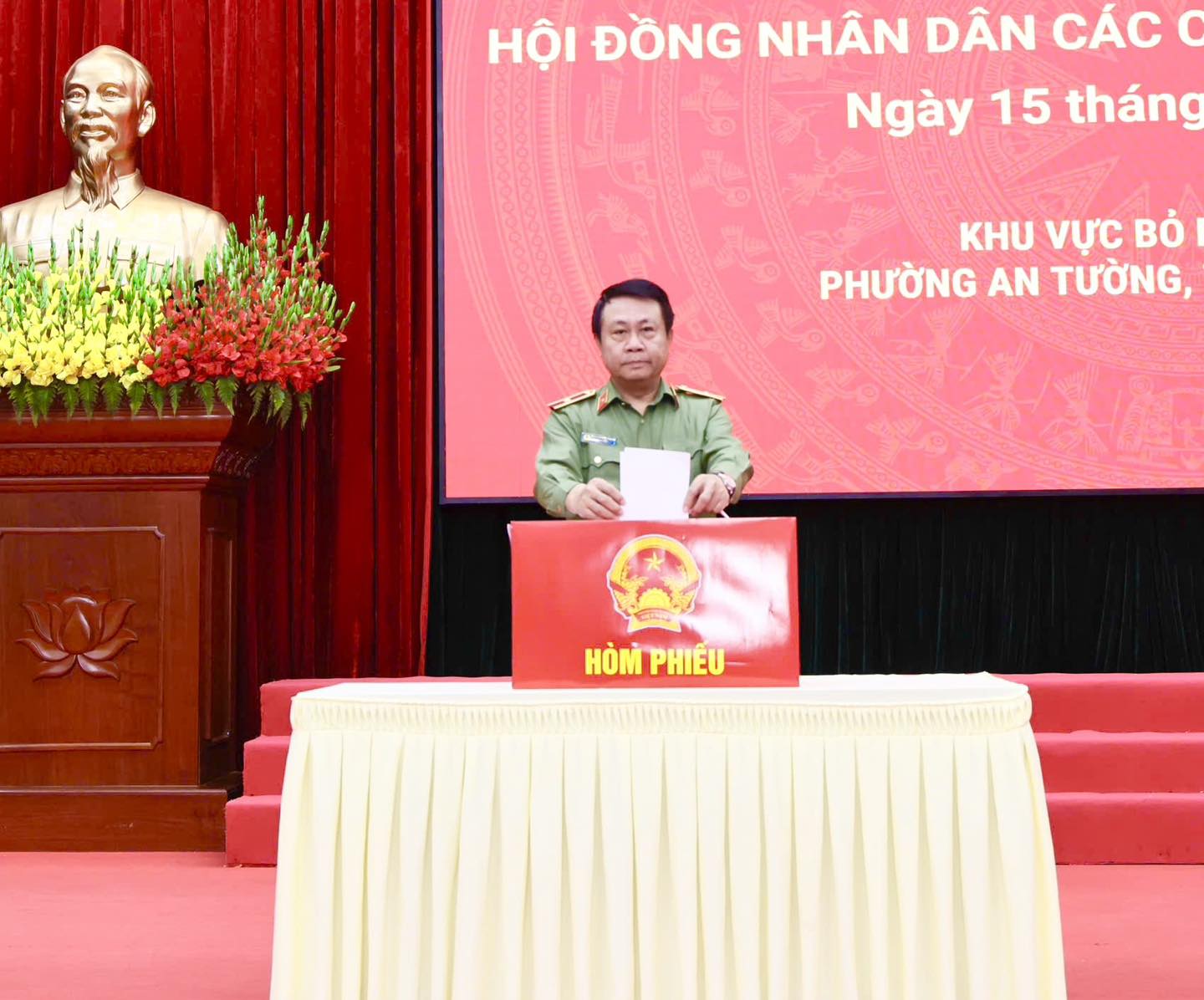 100% CÁN BỘ CHIẾN SĨ CÔNG AN TỈNH TUYÊN QUANG HOÀN THÀNH BỎ PHIẾU SỚM HƠN DỰ KIẾN