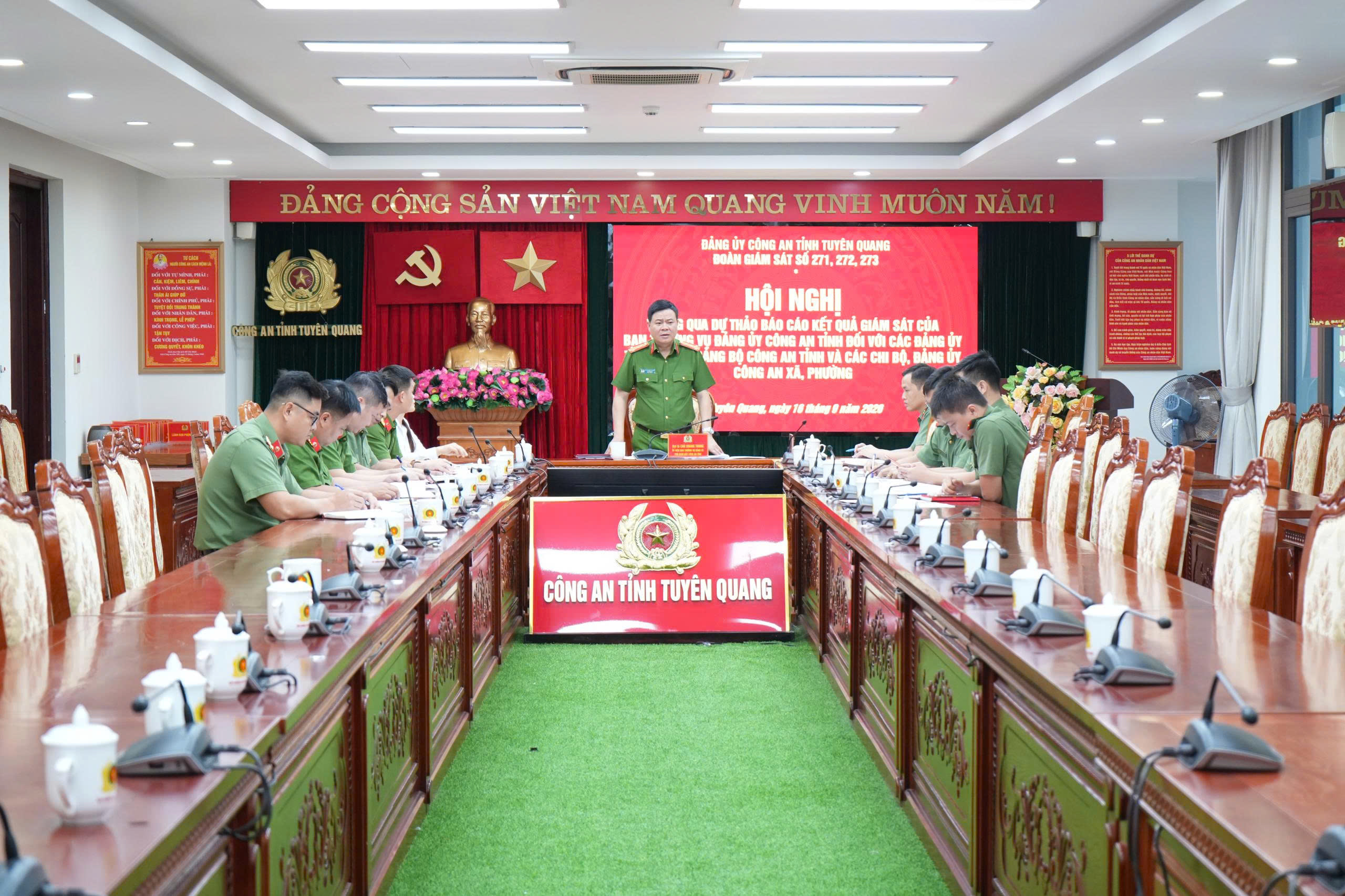THÔNG QUA DỰ THẢO BÁO CÁO GIÁM SÁT VIỆC THỰC HIỆN NGHỊ QUYẾT SỐ 12-NQ/TW