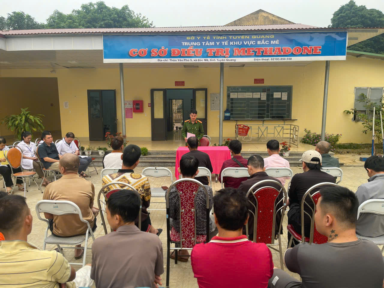 CÔNG AN XÃ BẮC MÊ: TUYÊN TRUYỀN, PHỔ BIẾN GIÁO DỤC PHÁP LUẬT TẠI TRUNG TÂM Y TẾ