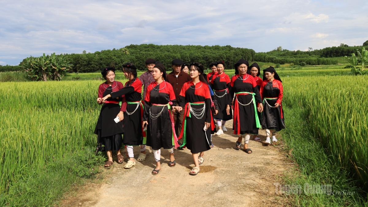 Khuôn Then giữ bản sắc văn hóa Cao Lan