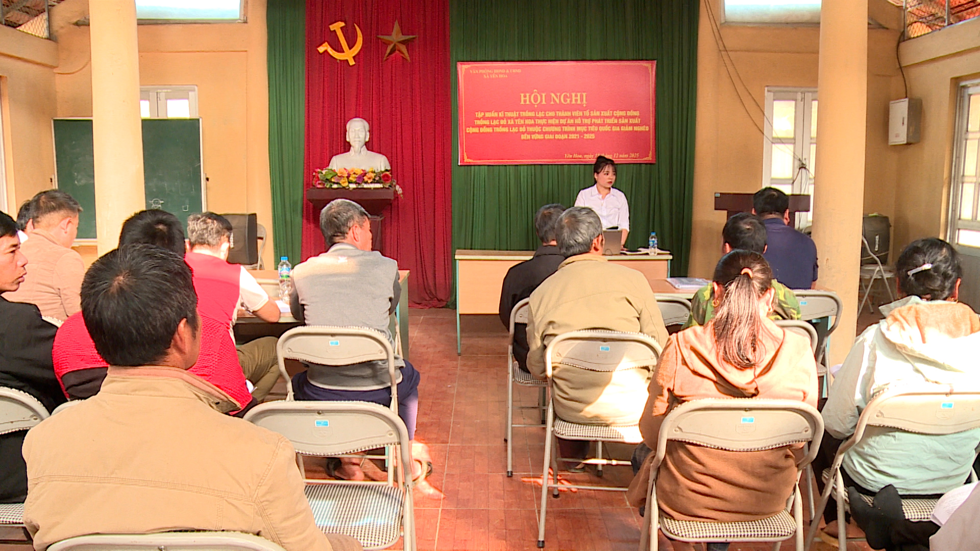 Tập huấn kỹ thuật trồng cây bí xanh thơm cho thành viên tổ sản xuất cộng đồng