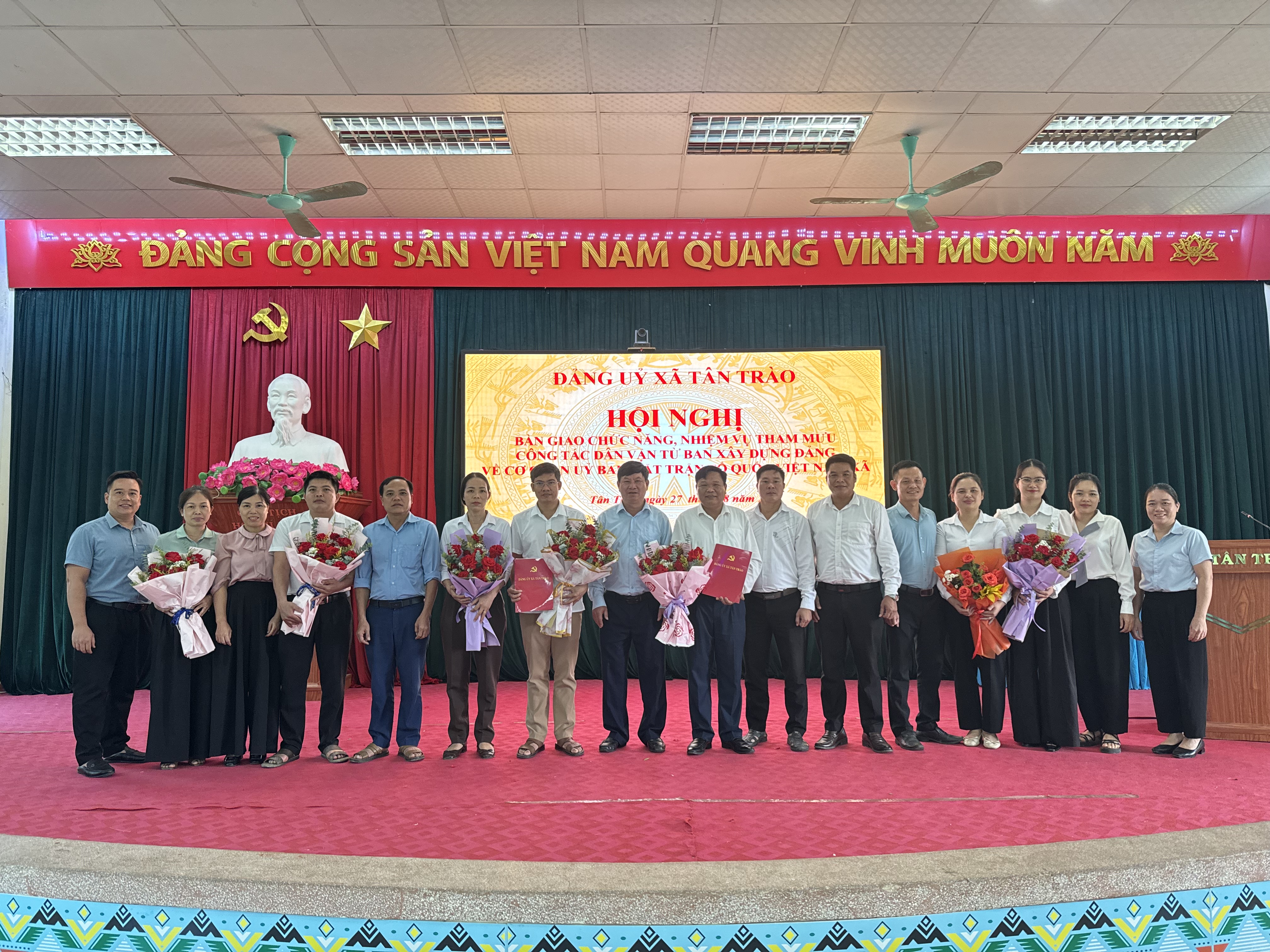 Xã Tân Trào bàn giao công tác dân vận về Ủy ban MTTQ Việt Nam xã
