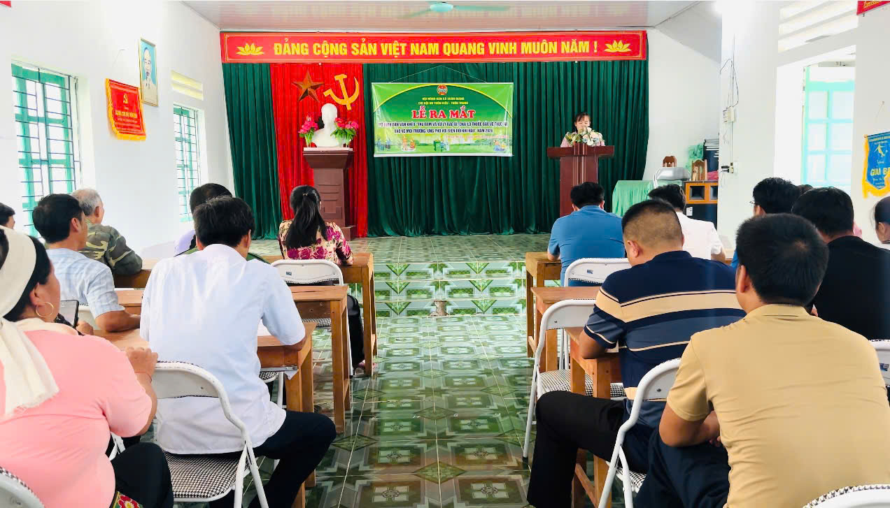 Xã Xuân Giang ra mắt mô hình “Dân vận khéo” thu gom bao bì thuốc bảo vệ thực vật năm 2026.